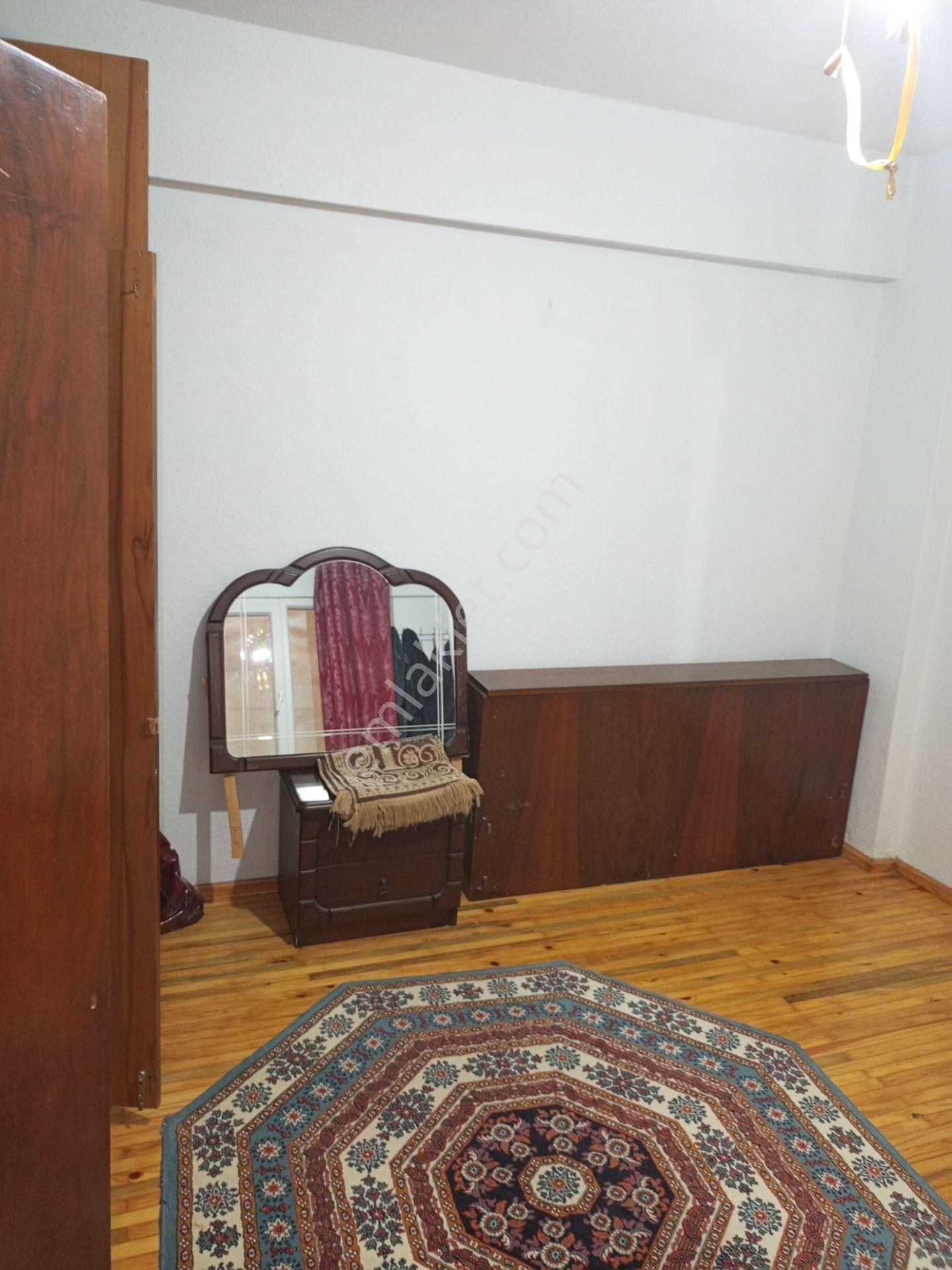 Menemen Kasımpaşa Mahallesi Çarşı Merkezde Kiralık 3+1 Ara Kat Geniş Daire - Görsel 2