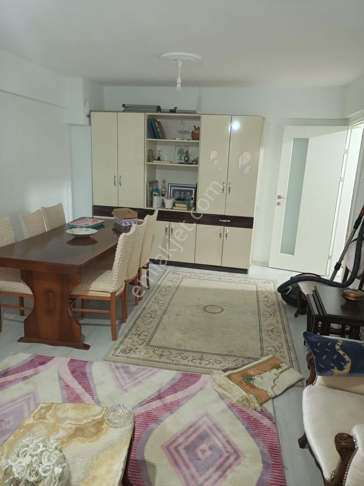 Menemen Kasımpaşa Mahallesi Çarşı Merkezde Kiralık 3+1 Ara Kat Geniş Daire - Görsel 7