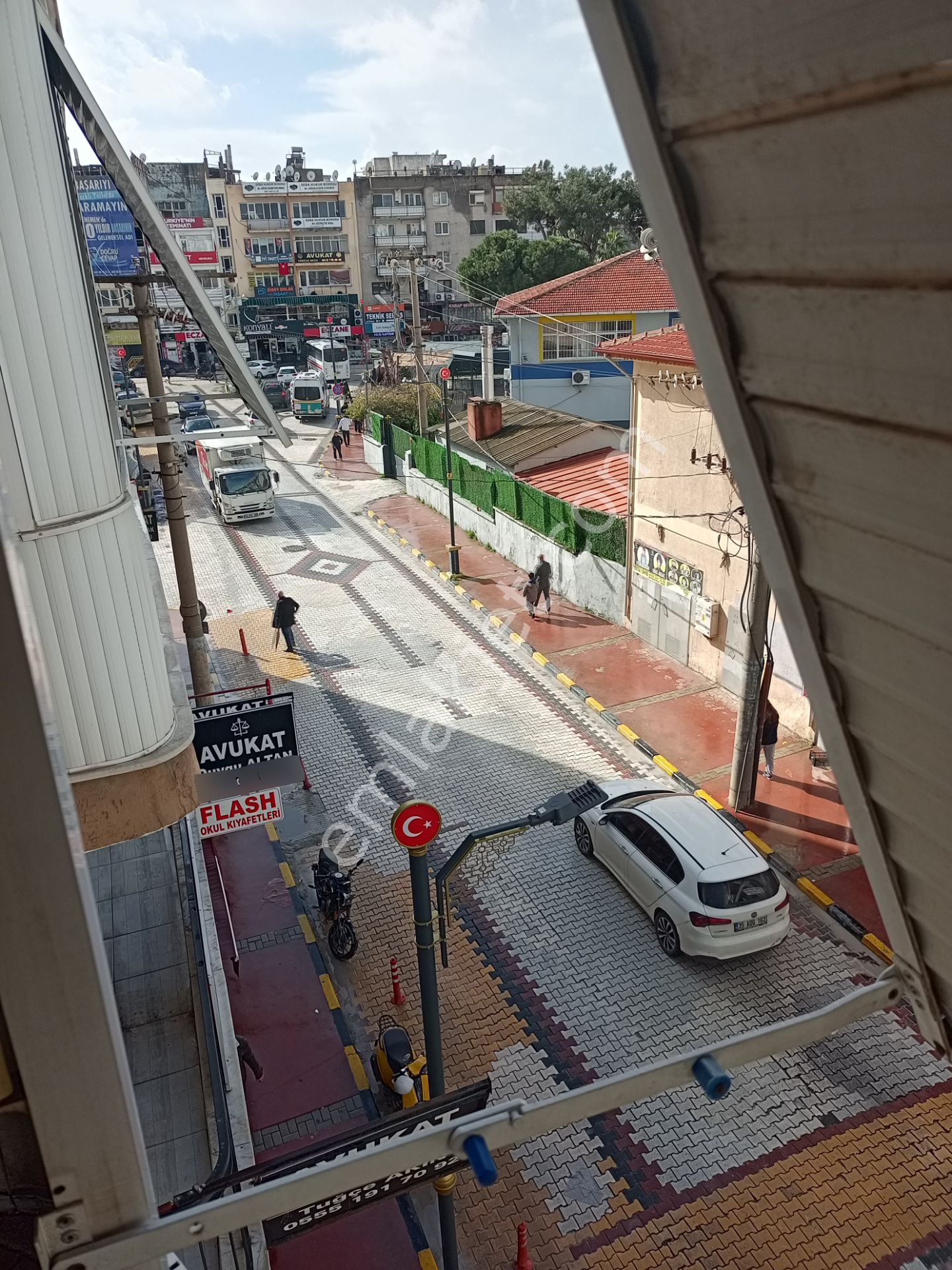 Menemen Kasımpaşa Mahallesi Çarşı Merkezde Kiralık 3+1 Ara Kat Geniş Daire - Görsel 12