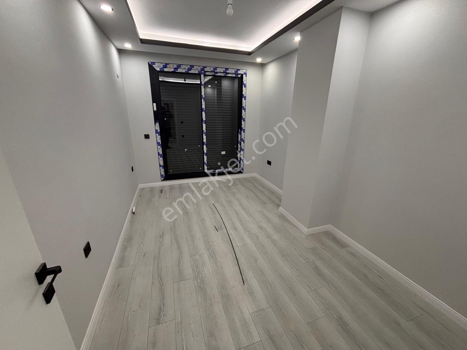 Liman Yoluna 170 Metre Müstakil Havuzlu Sıfır 3+1 Villa - Görsel 17