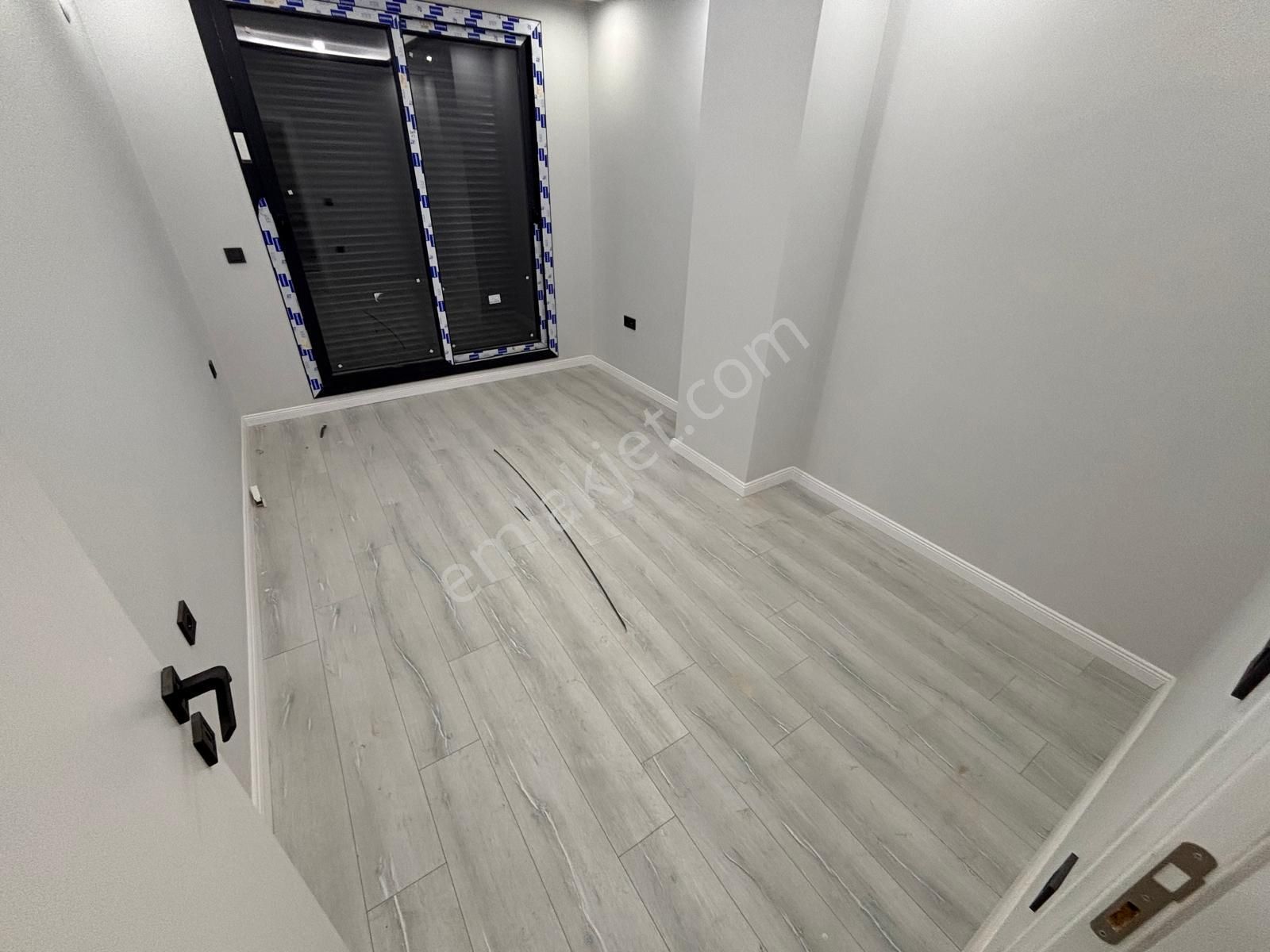 Liman Yoluna 170 Metre Müstakil Havuzlu Sıfır 3+1 Villa - Görsel 2