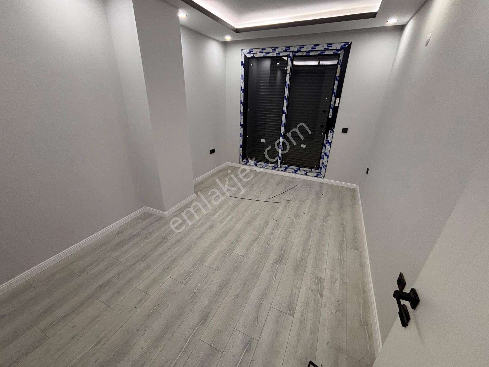 Liman Yoluna 170 Metre Müstakil Havuzlu Sıfır 3+1 Villa - Görsel 18