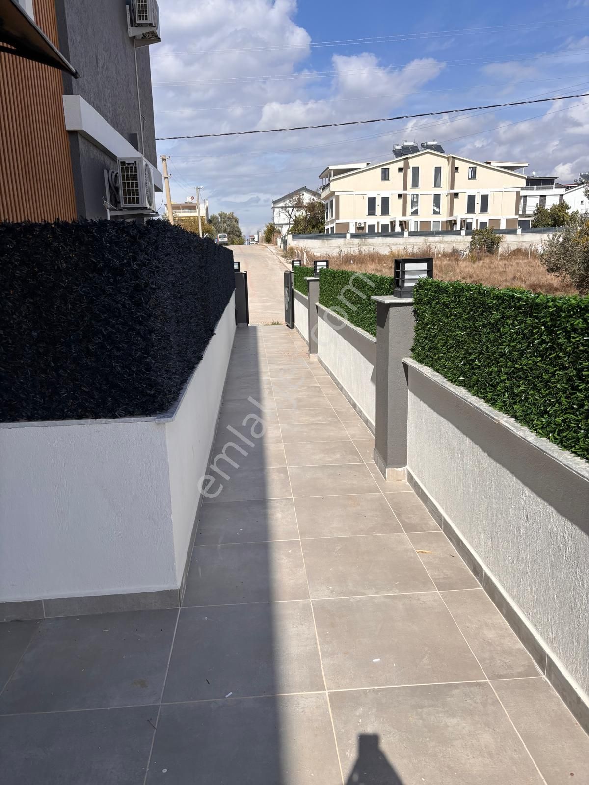 Liman Yoluna 170 Metre Müstakil Havuzlu Sıfır 3+1 Villa - Görsel 27