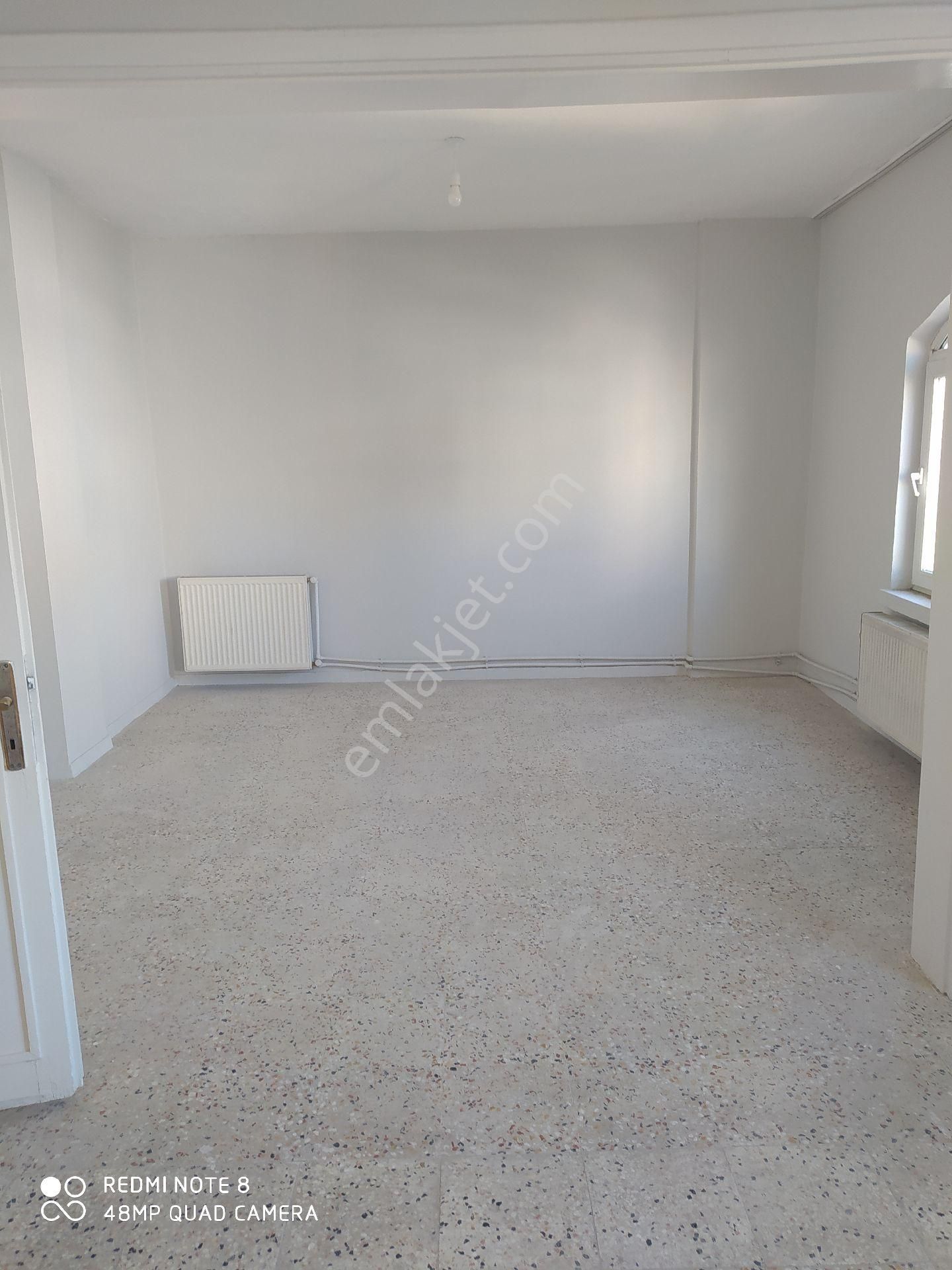 Eryavuz Dan Merkezi Yer,geniş 2+1 Odalı,doğalgaz Kombili ,yeni Boyalı,uygun Fiyat - Görsel 14