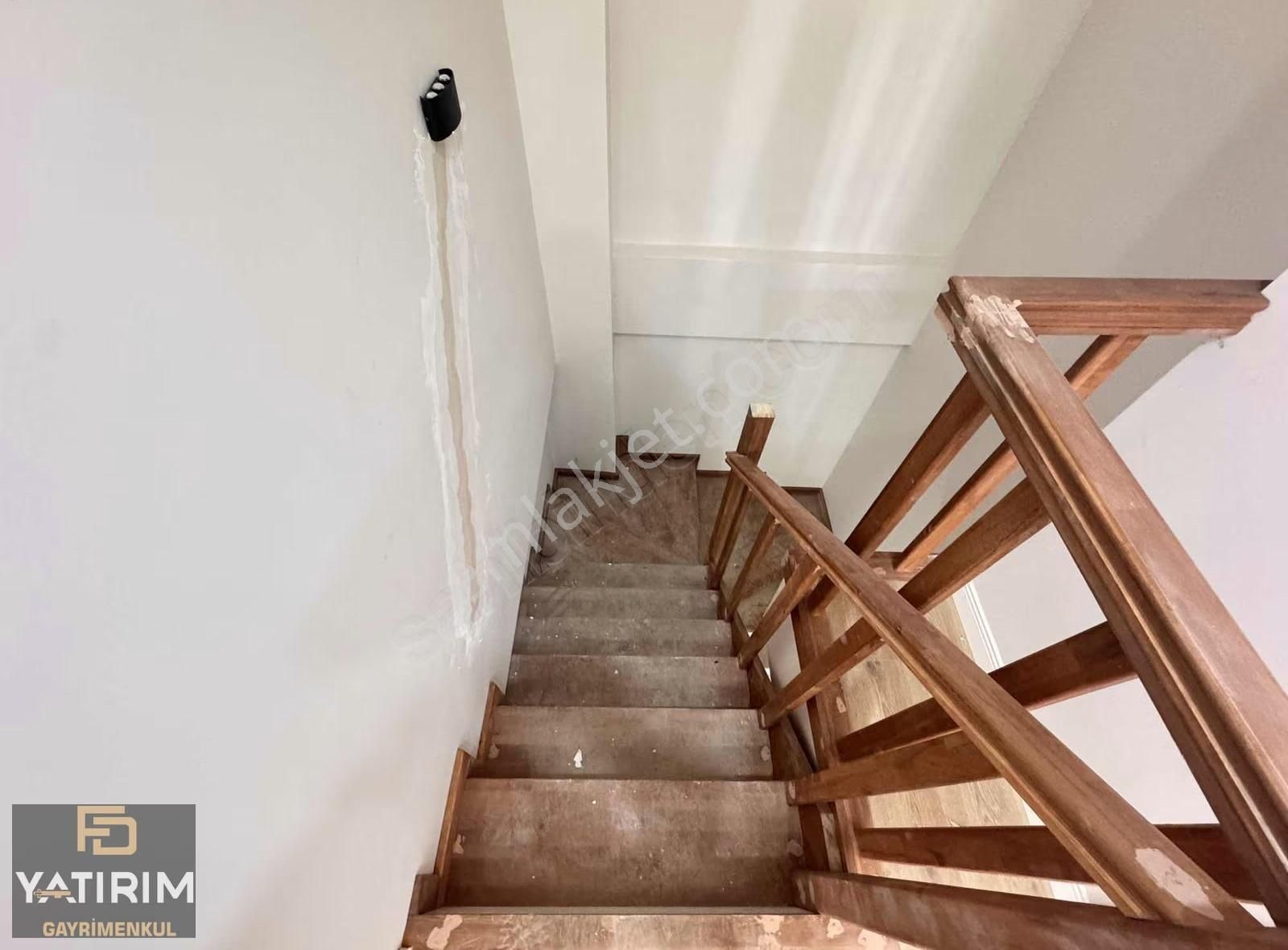 Sırasöğütler Marmaray Yakını Geniş 4+1 200 M2 Çatı Dubleksi - Görsel 22