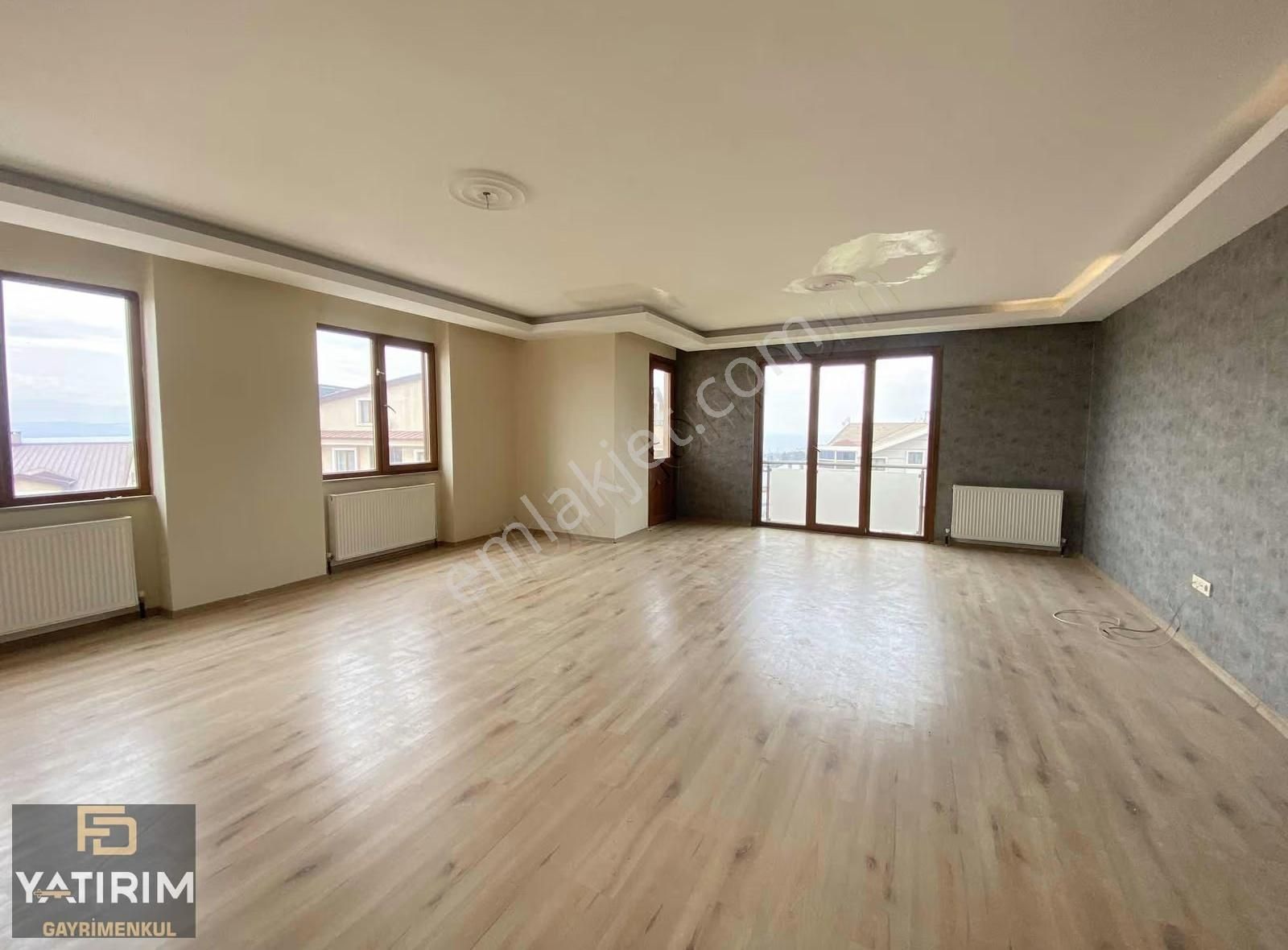 Cami Mah. Sindoma Sitesinde Deniz Manzaralı 5+1 250m2 Dubleks - Görsel 12