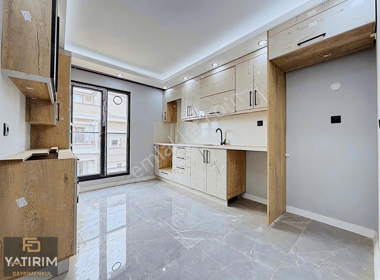 Tuzla Caddesi Yakını 4+1 185 M2 Lüks Çatı Dubleksi