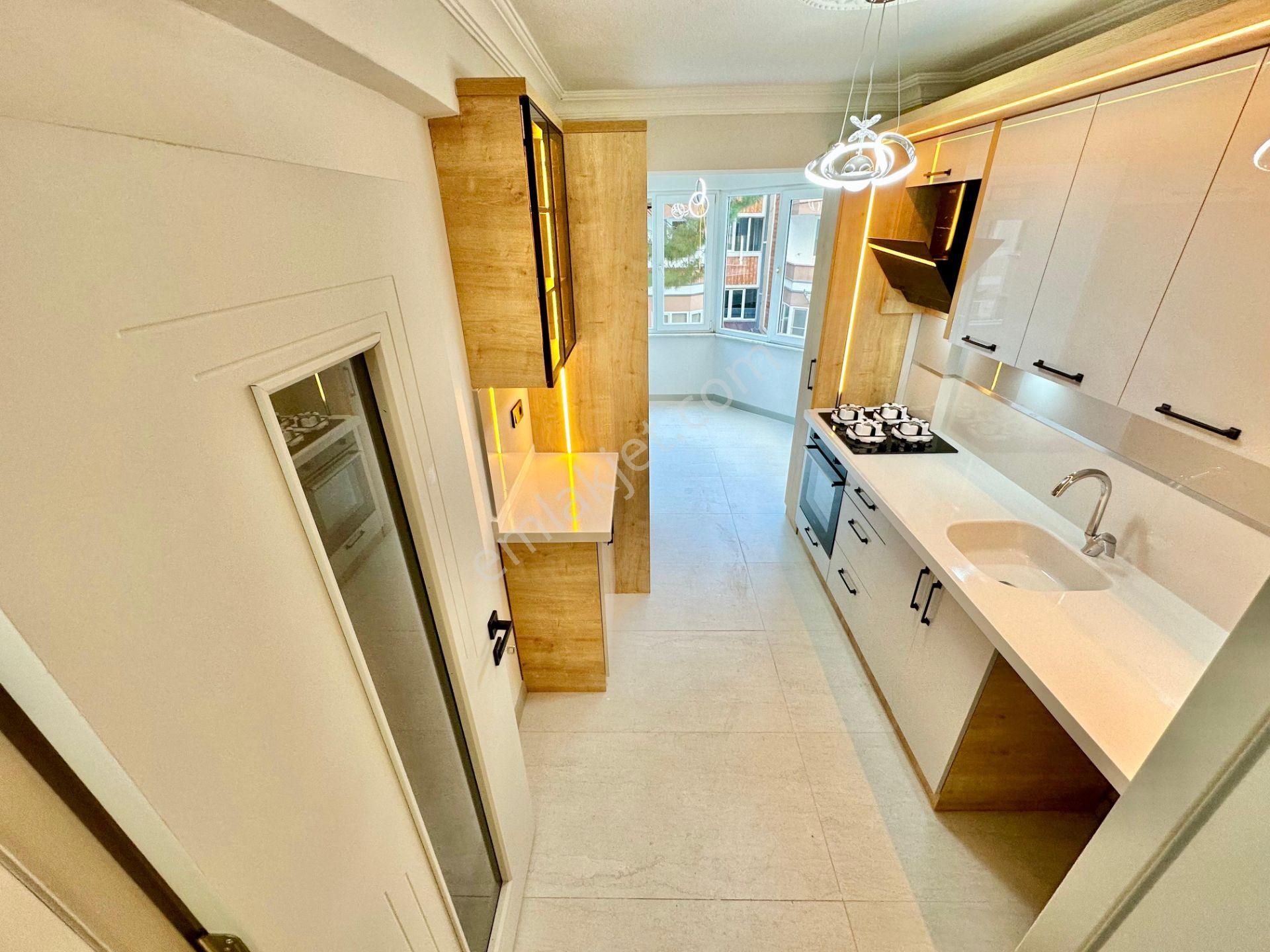 ꧁ay Emlaktan꧁akçay Merkezde İçi Komple Yenilenmiş Ultra Lüks Tasarım Giriş Üstü Satılık 2+1 Daire - Görsel 6