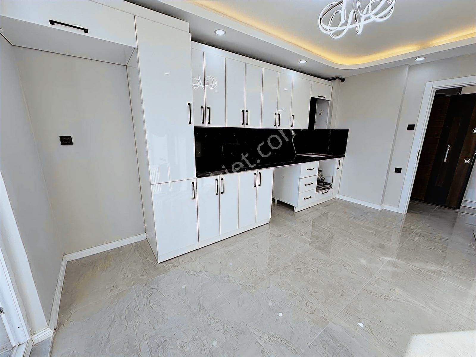 Alan Emlak; Full Kredi, İçi Full Yenilendi,tramvay Alt. Asansör - Görsel 15