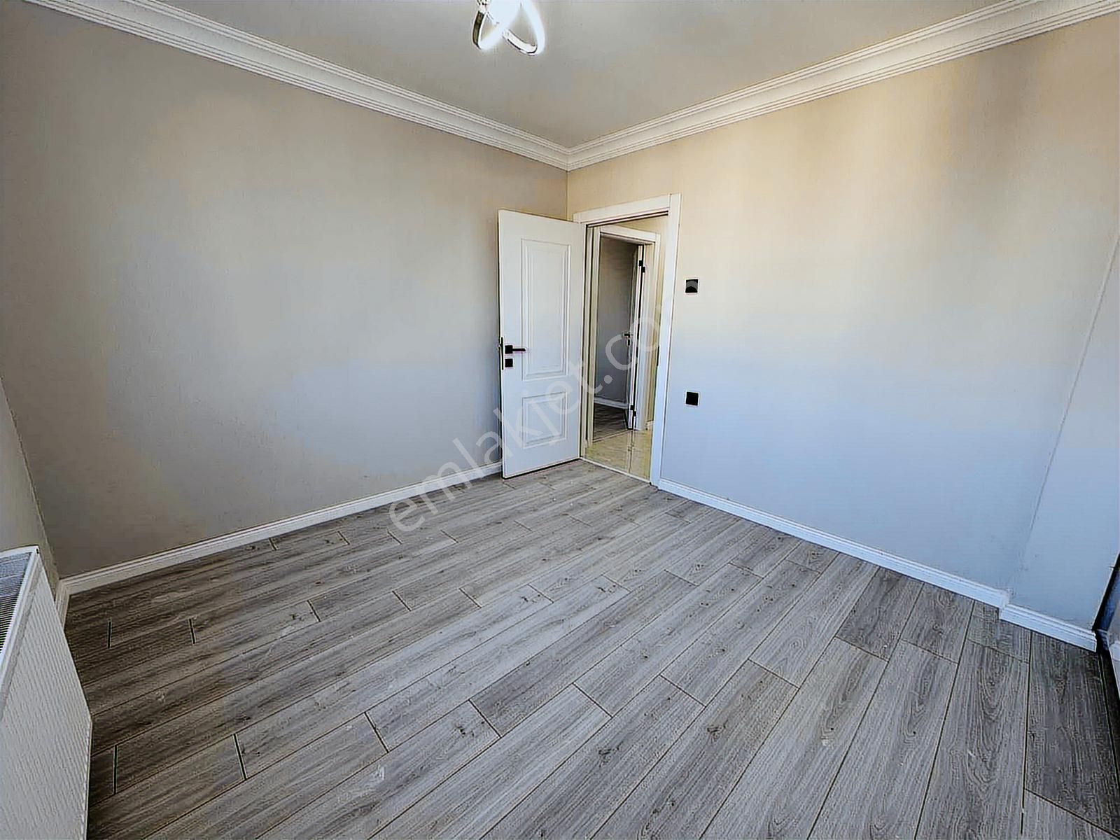 Alan Emlak; Full Kredi, İçi Full Yenilendi,tramvay Alt. Asansör - Görsel 8