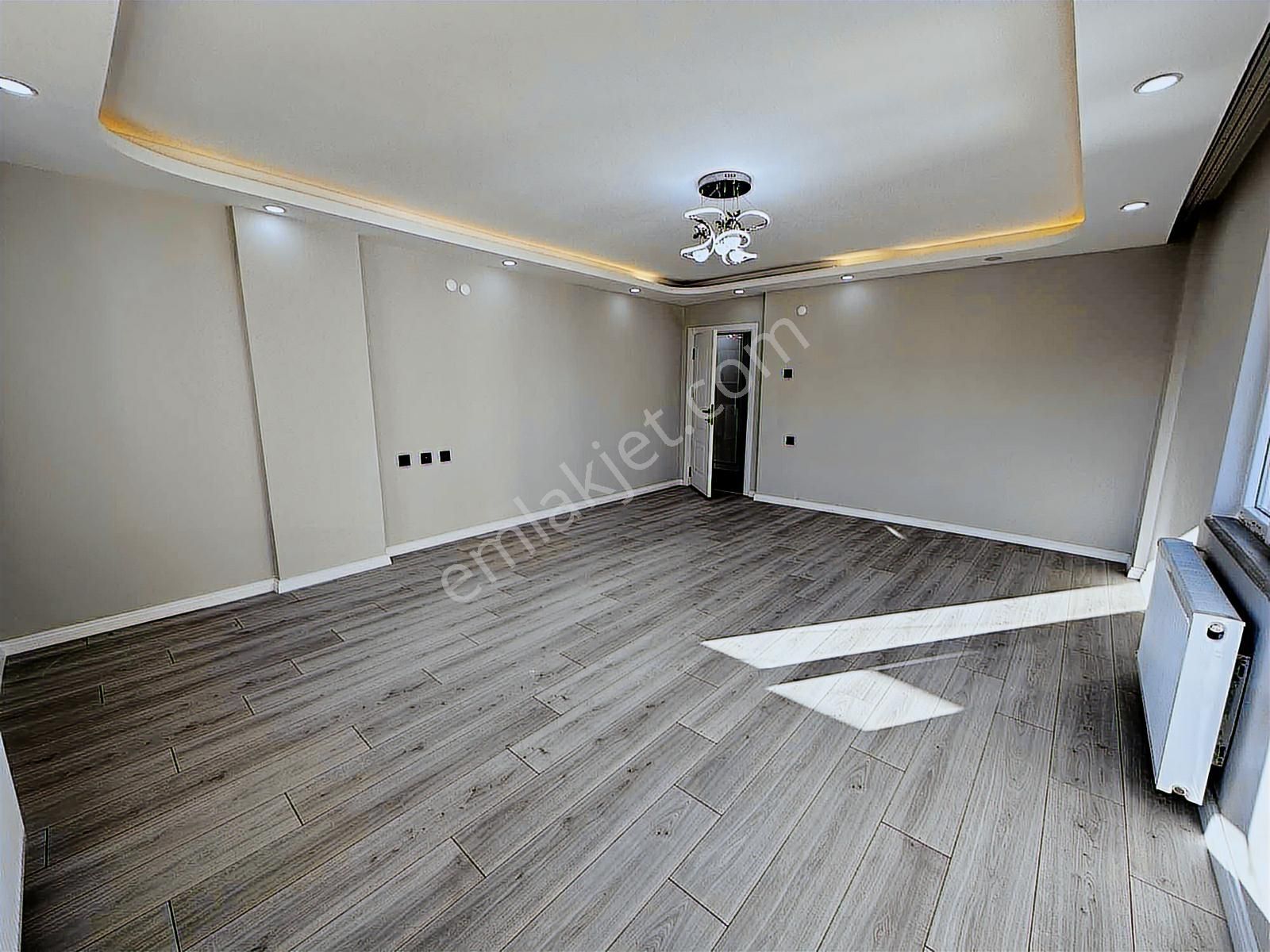 Alan Emlak; Full Kredi, İçi Full Yenilendi,tramvay Alt. Asansör - Görsel 5