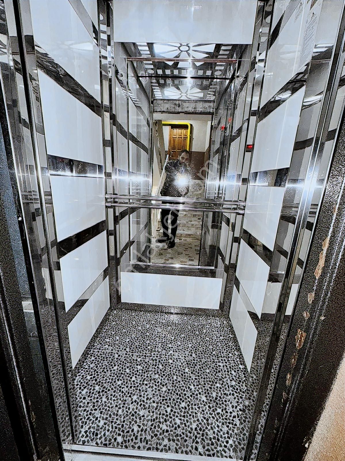 Alan Emlak; Full Kredi, İçi Full Yenilendi,tramvay Alt. Asansör - Görsel 28