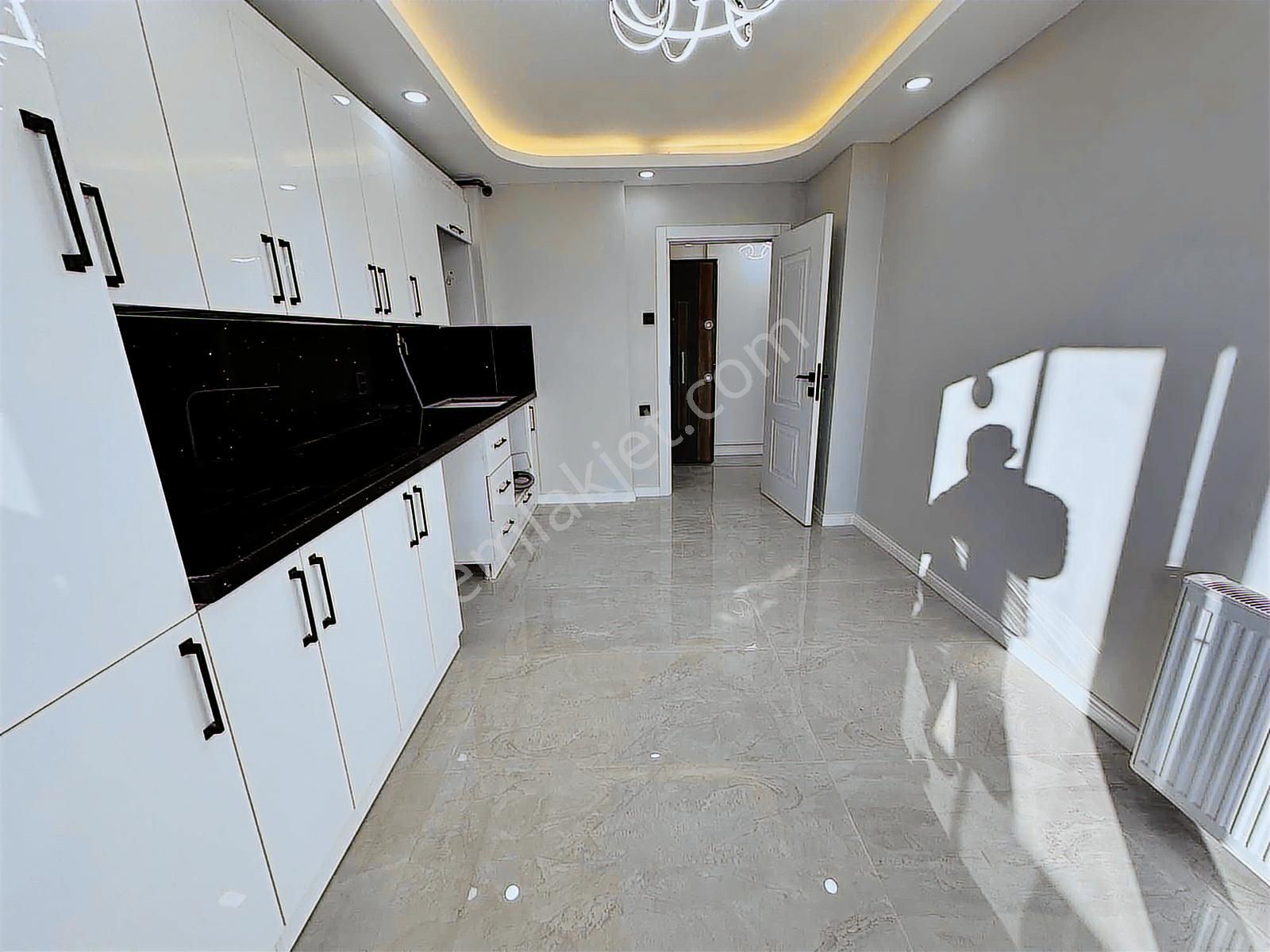 Alan Emlak; Full Kredi, İçi Full Yenilendi,tramvay Alt. Asansör - Görsel 6