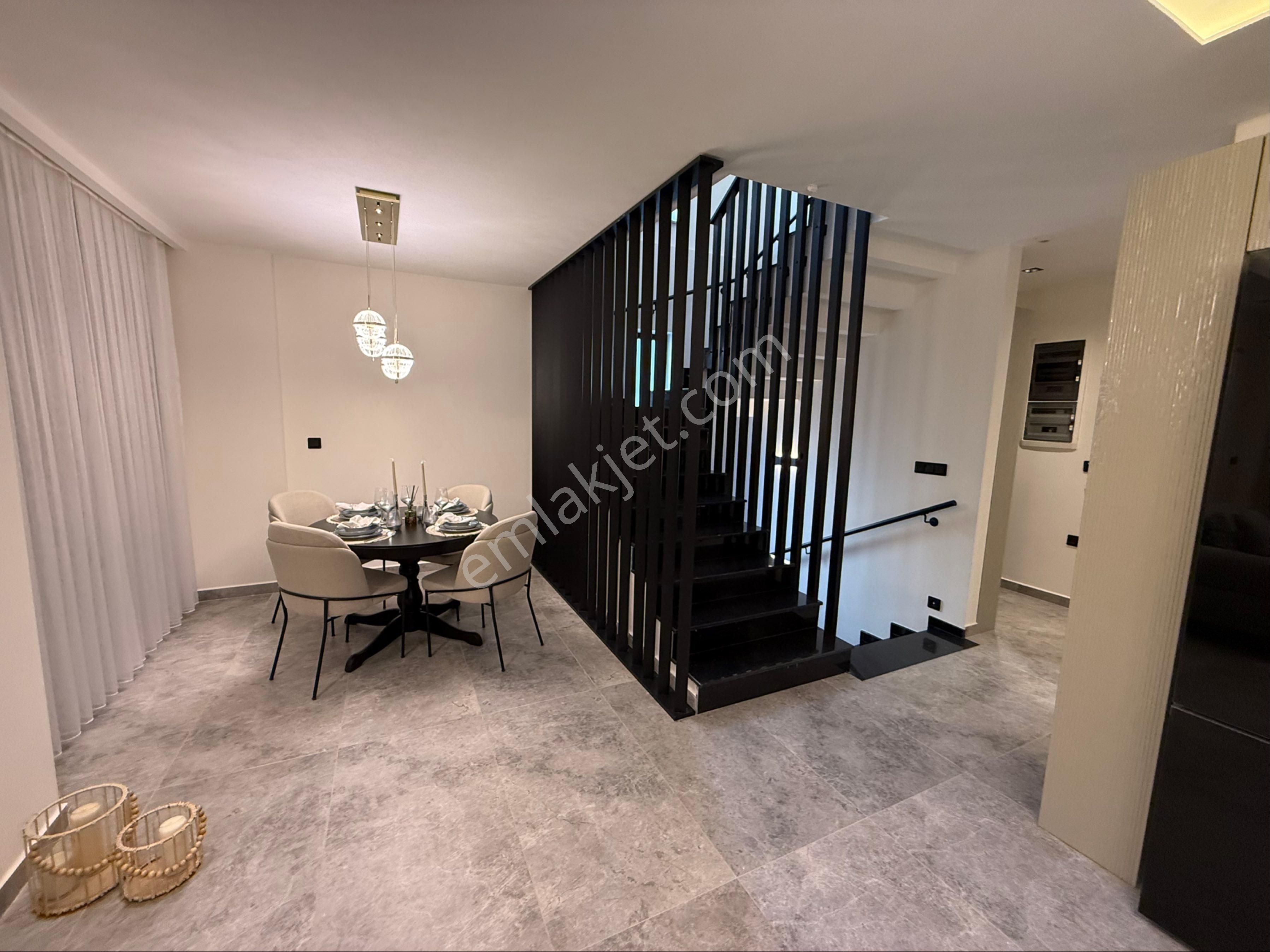 Kuşadası Davutlarda Satılık Deniz Manzaralı 5+2 Özel Havuzlu Villa - Görsel 30
