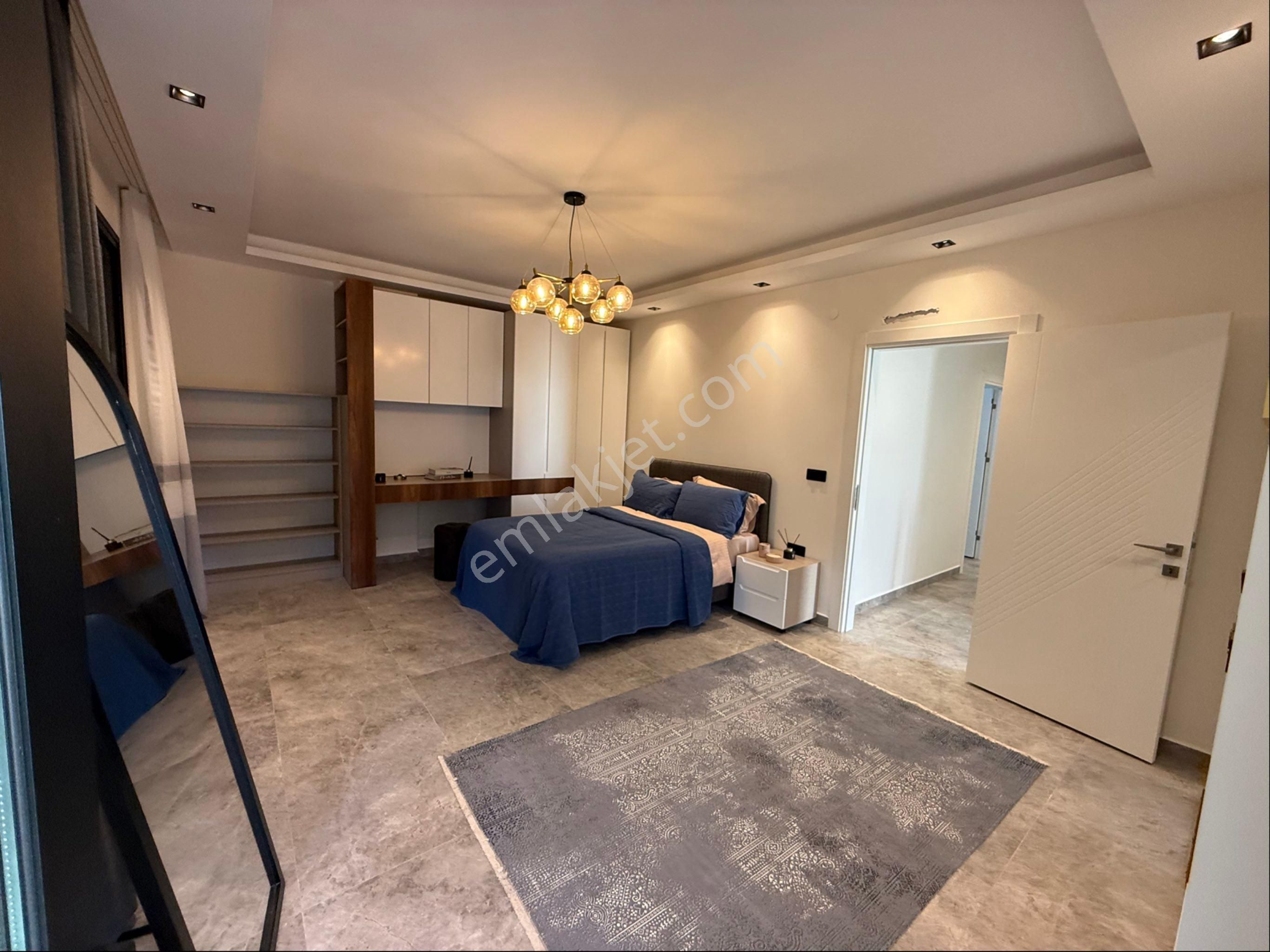 Kuşadası Davutlarda Satılık Deniz Manzaralı 5+2 Özel Havuzlu Villa - Görsel 12
