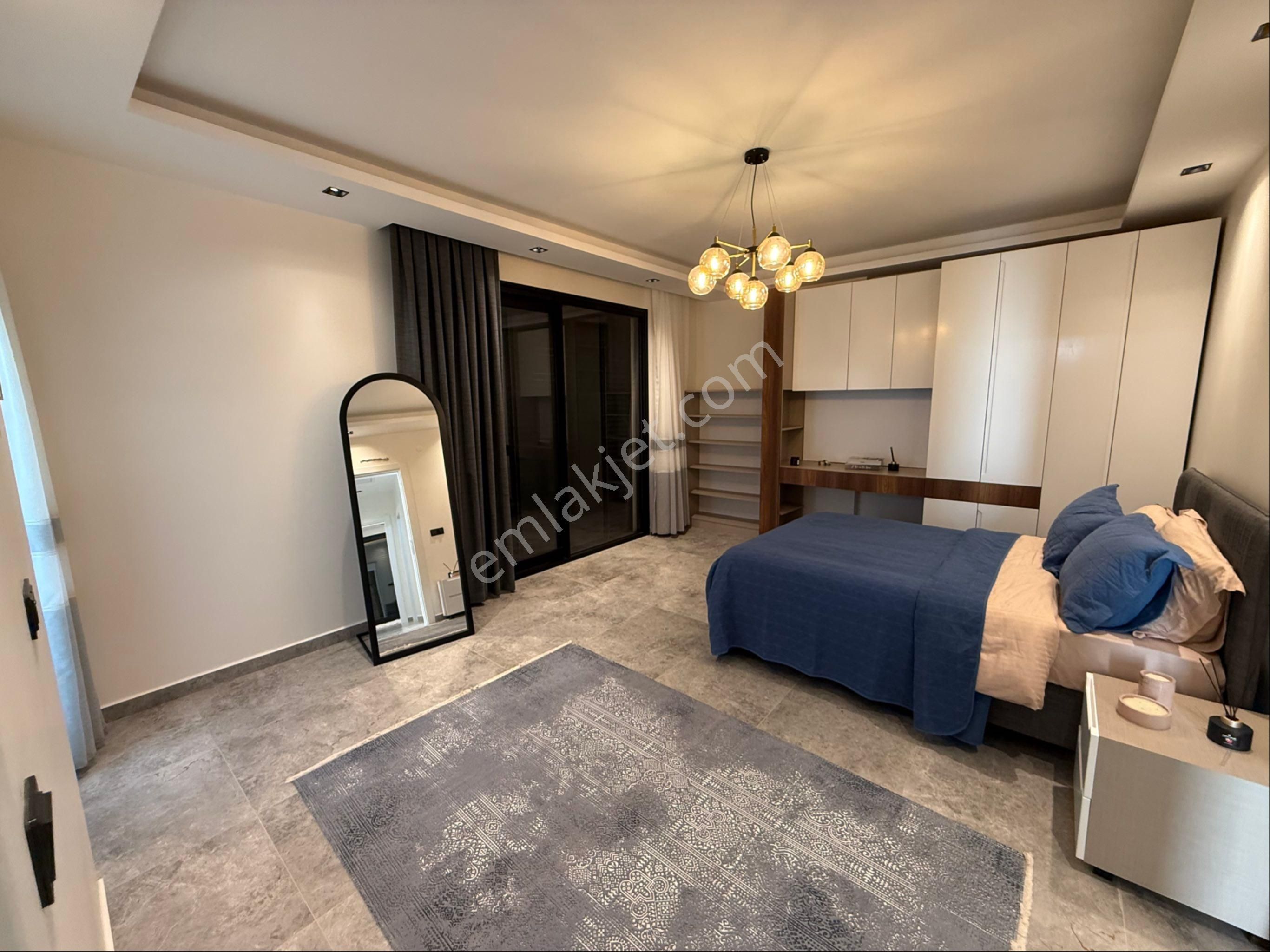 Kuşadası Davutlarda Satılık Deniz Manzaralı 5+2 Özel Havuzlu Villa - Görsel 14