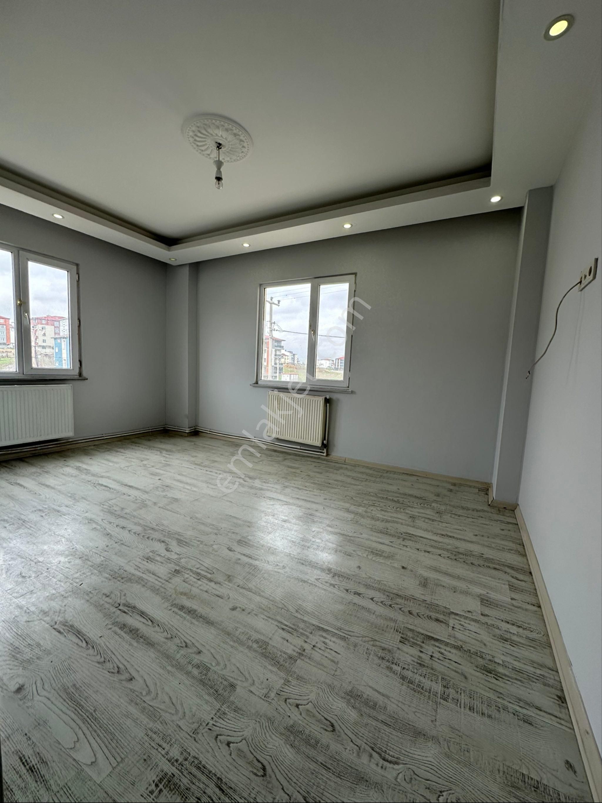 Kapaklı Vatan Mah Otoparklı 2+1 Büyük Yüksek Giriş - Görsel 4