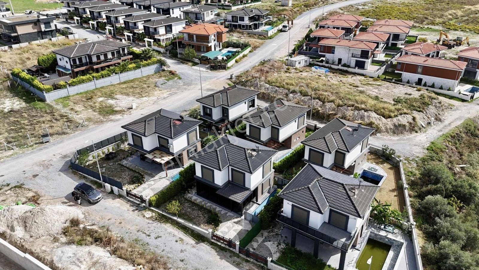 Kuşadası Davutlar'da Tek Müstakil Havuzlu Satılık 3+1 Villa - Görsel 17
