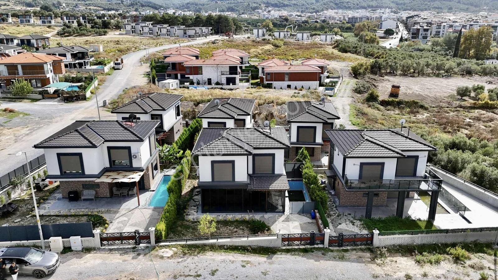Kuşadası Davutlar'da Tek Müstakil Havuzlu Satılık 3+1 Villa - Görsel 16