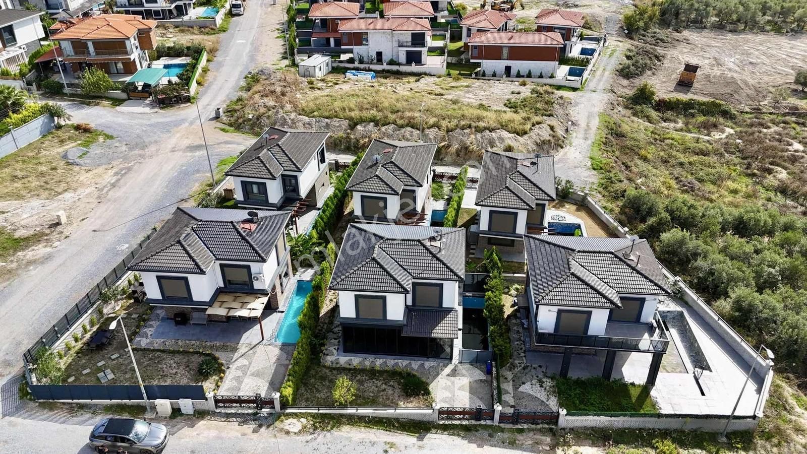 Kuşadası Davutlar'da Tek Müstakil Havuzlu Satılık 3+1 Villa - Görsel 13