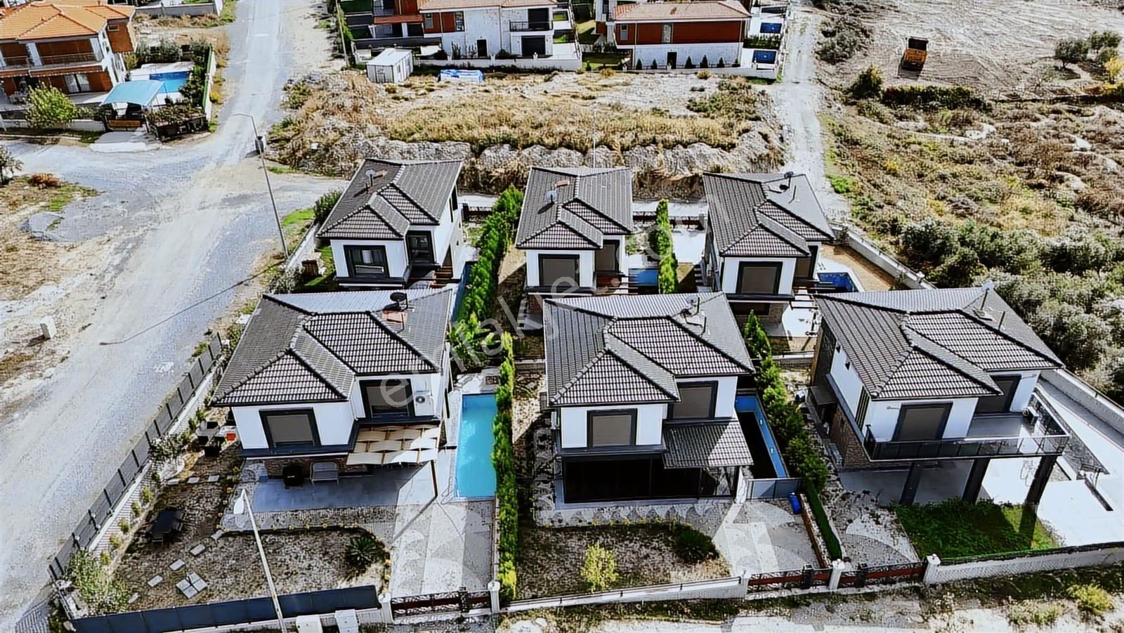 Kuşadası Davutlar'da Tek Müstakil Havuzlu Satılık 3+1 Villa - Görsel 7