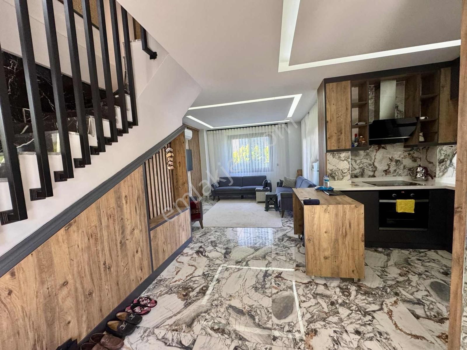 Kuşadası Davutlar'da Tek Müstakil Havuzlu Satılık 3+1 Villa - Görsel 21
