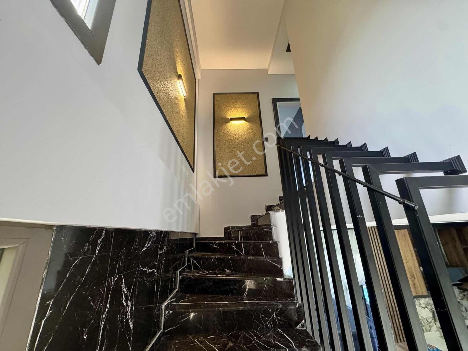 Kuşadası Davutlar'da Tek Müstakil Havuzlu Satılık 3+1 Villa - Görsel 30