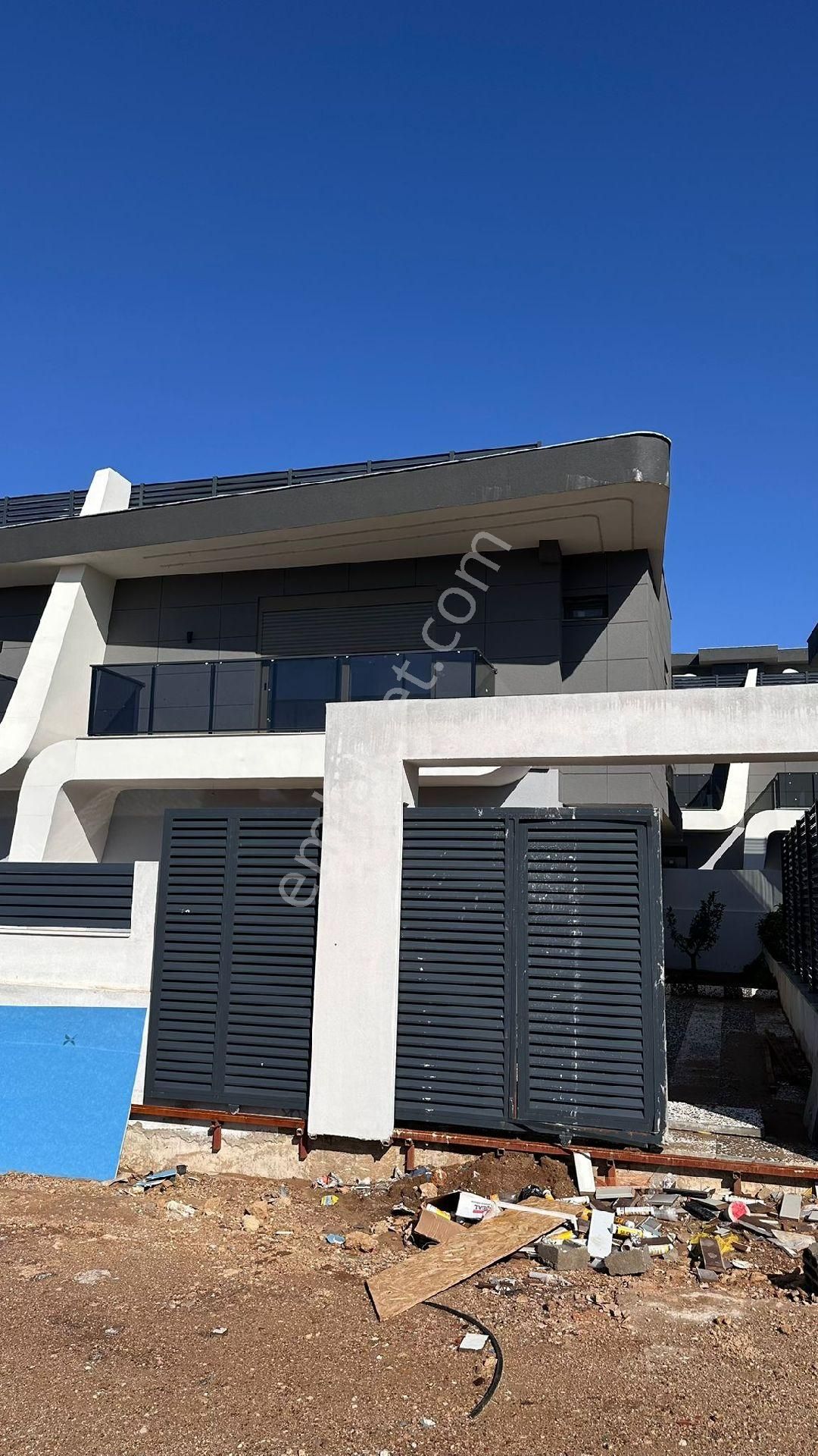 Ermenek Te Lüks Sitede Villa - Görsel 17