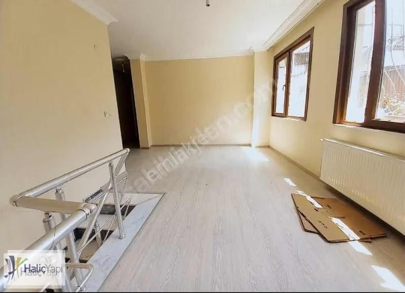 Gürsel Mah 10 Yıllık Bina Geniş 2+2 Ters Dublex