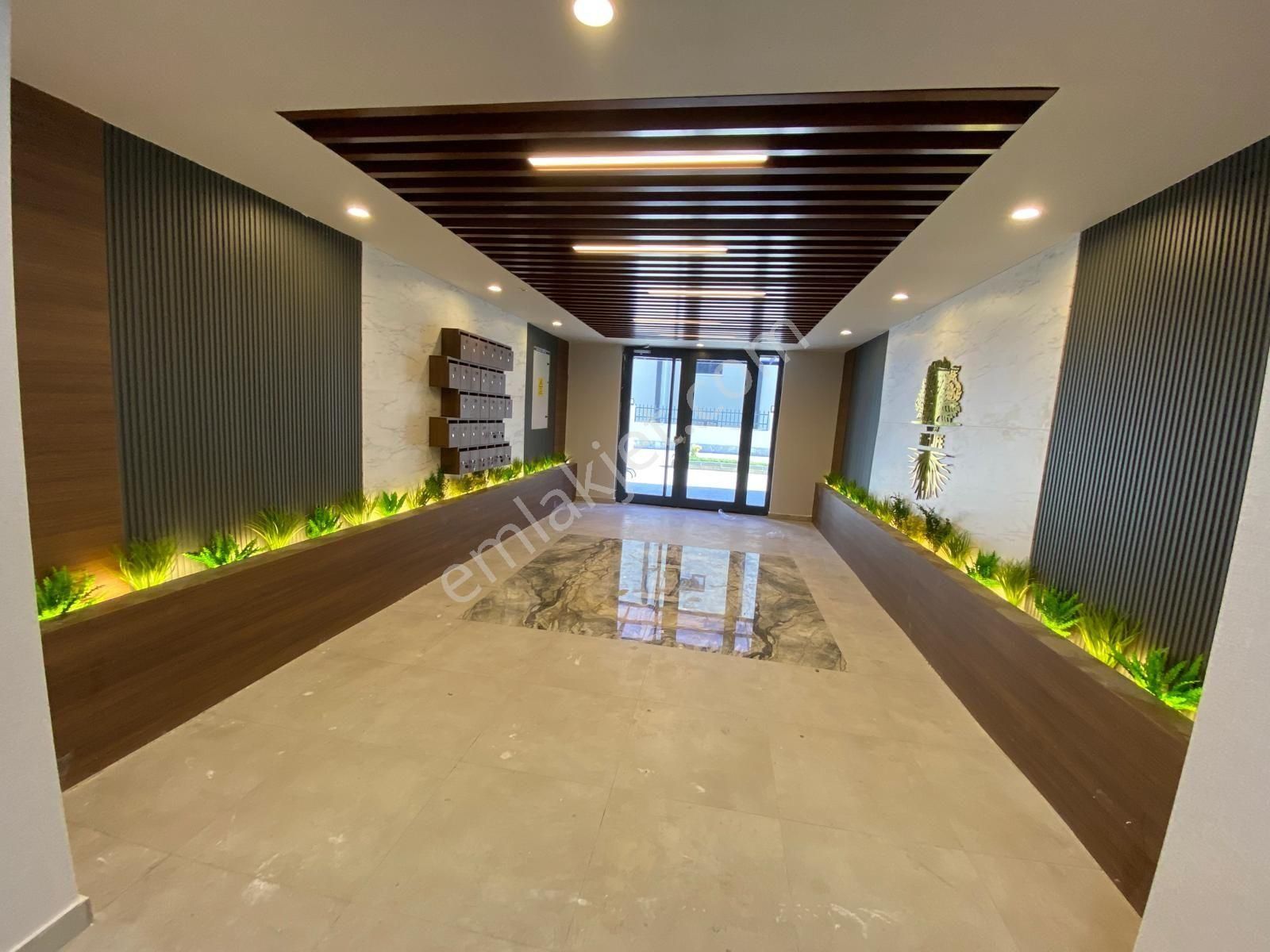 İncek Emlak'tan Sinema Ve Spor Salonlu Güvenlikli Sitede 2+1