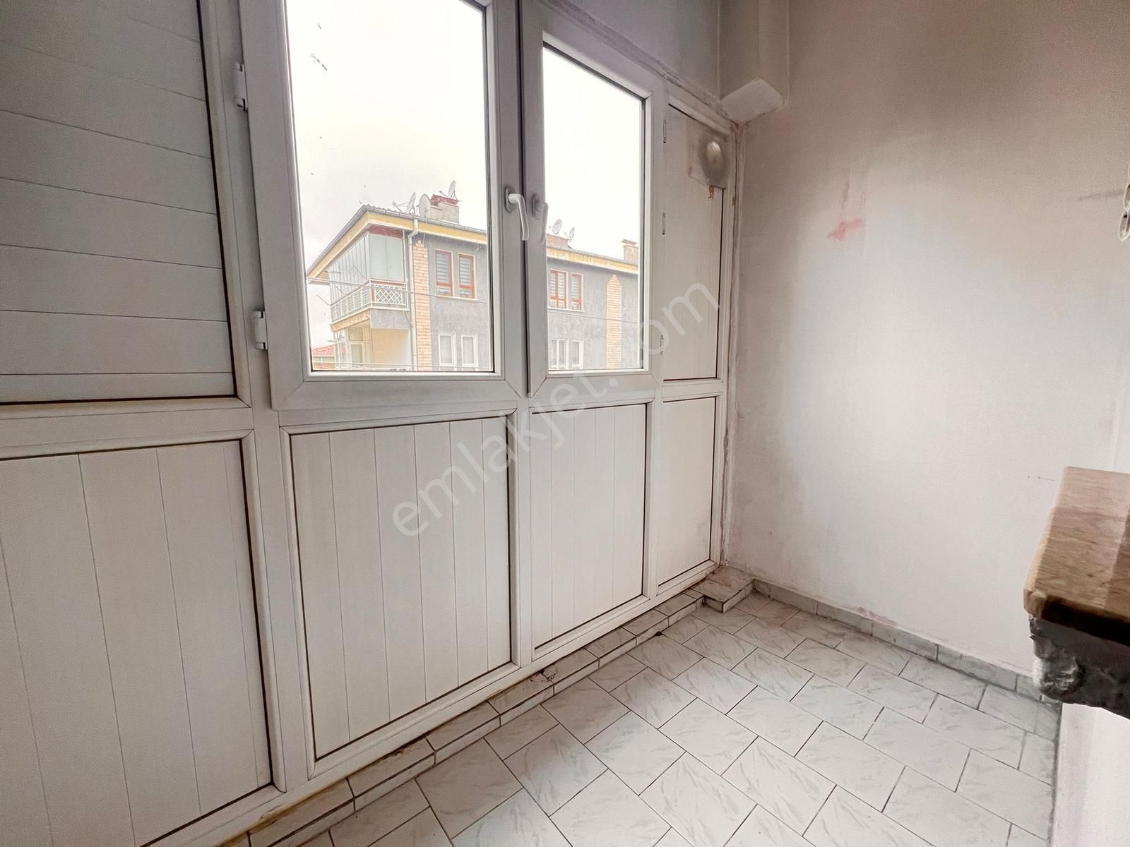 Kuyubaşı Metrosuna 5.dk Mesafede Ön Cephe 2.kat - Görsel 5