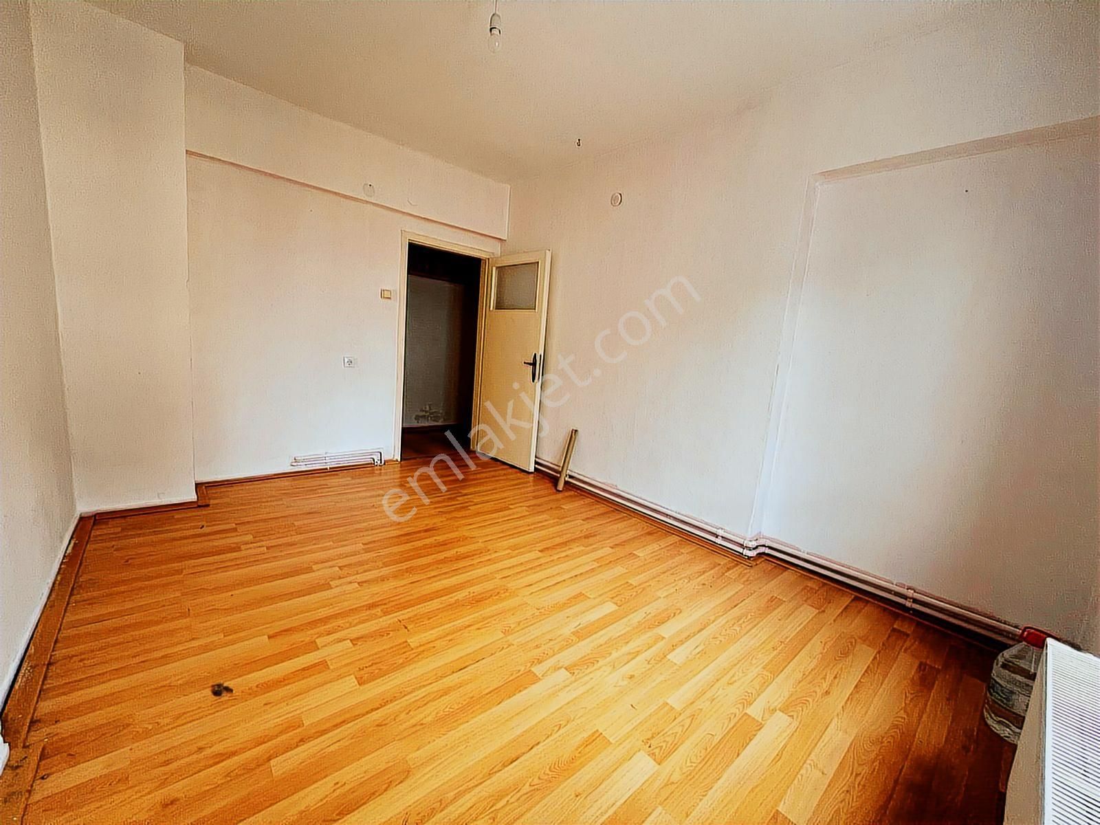 Kuyubaşı Metrosuna 5.dk Mesafede Ön Cephe 2.kat - Görsel 13