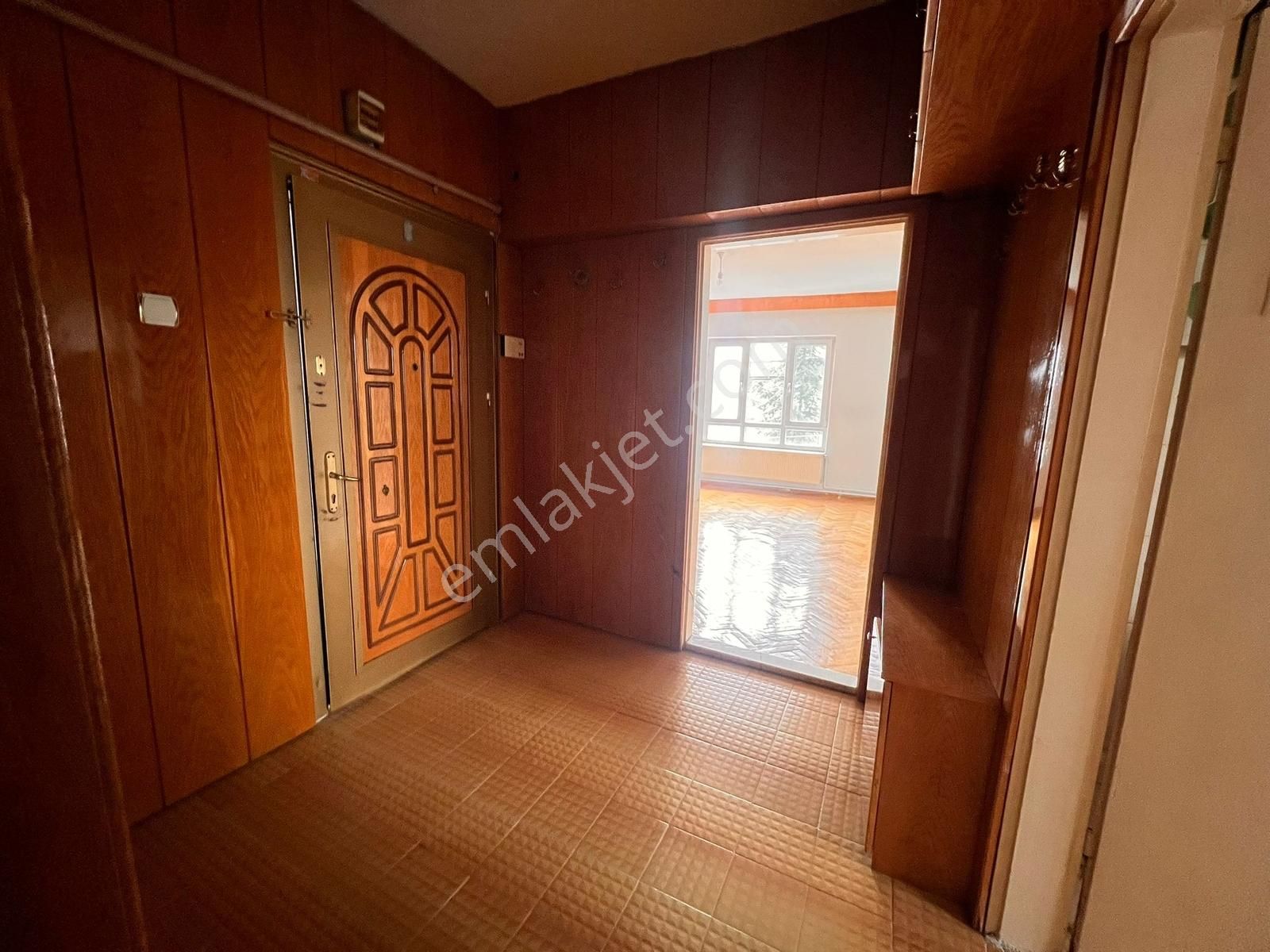 Kuyubaşı Metrosuna 5.dk Mesafede Ön Cephe 2.kat - Görsel 21