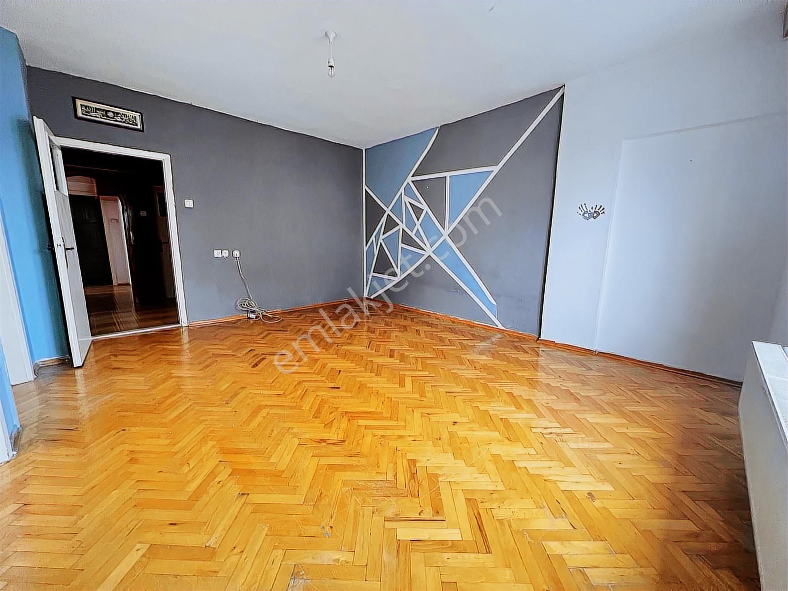 Kuyubaşı Metrosuna 5.dk Mesafede Ön Cephe 2.kat - Görsel 18