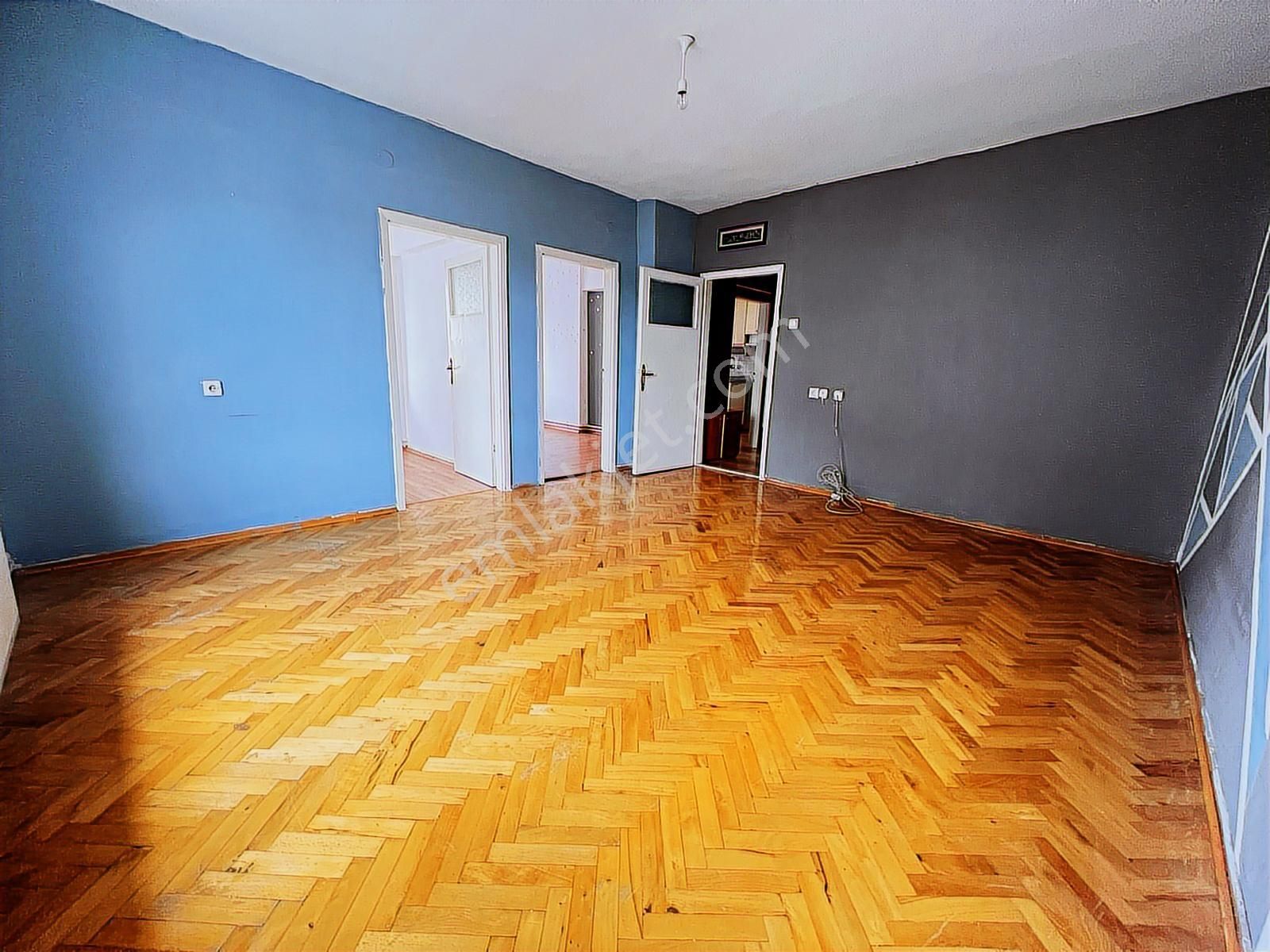 Kuyubaşı Metrosuna 5.dk Mesafede Ön Cephe 2.kat - Görsel 11