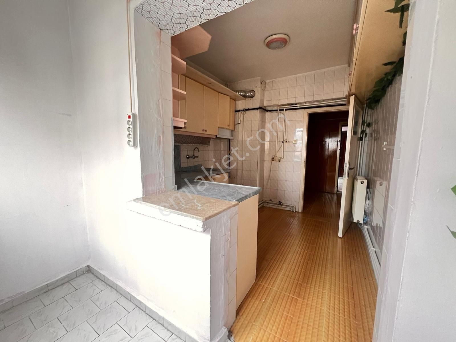 Kuyubaşı Metrosuna 5.dk Mesafede Ön Cephe 2.kat - Görsel 10