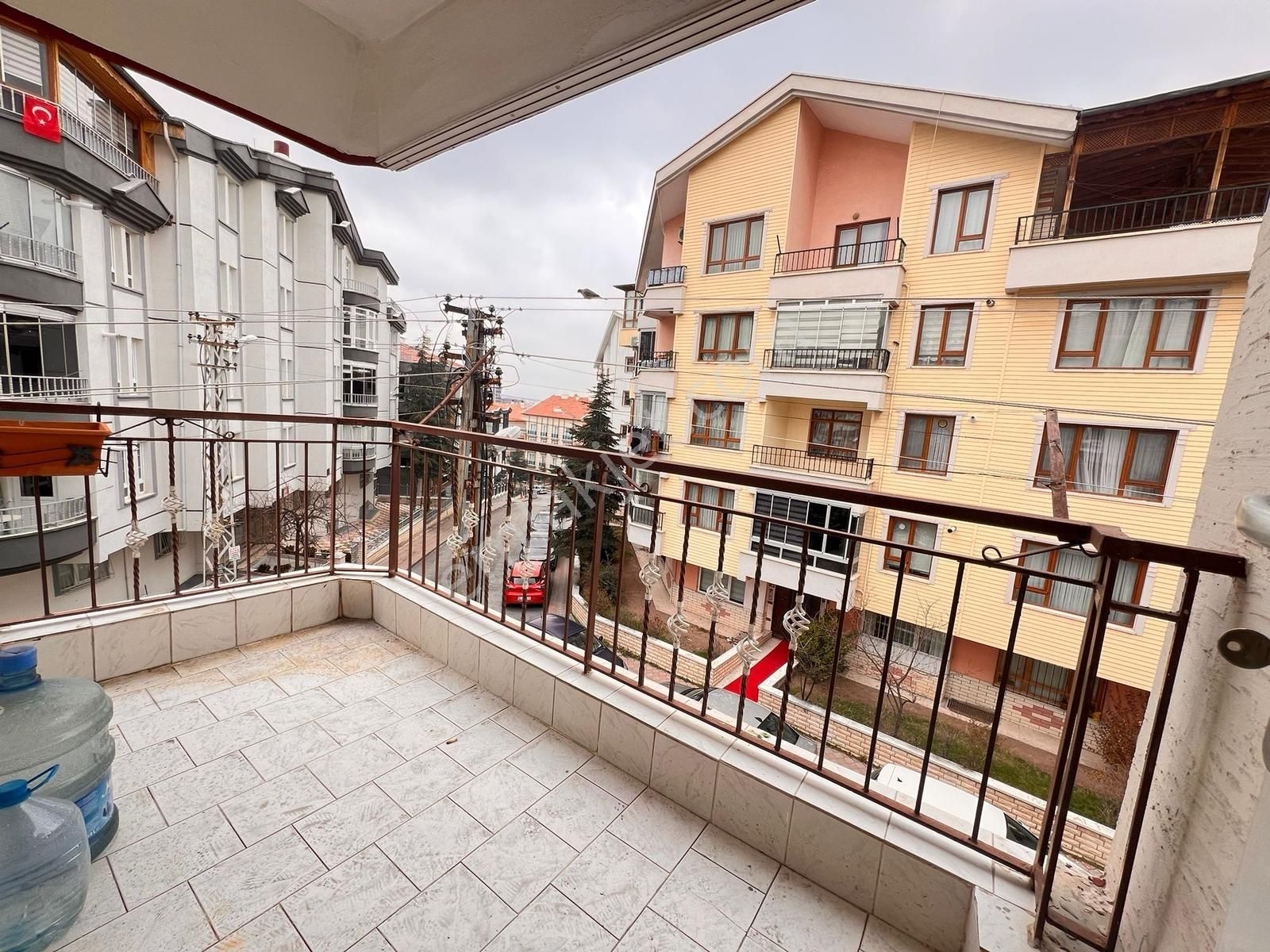 Kuyubaşı Metrosuna 5.dk Mesafede Ön Cephe 2.kat - Görsel 20