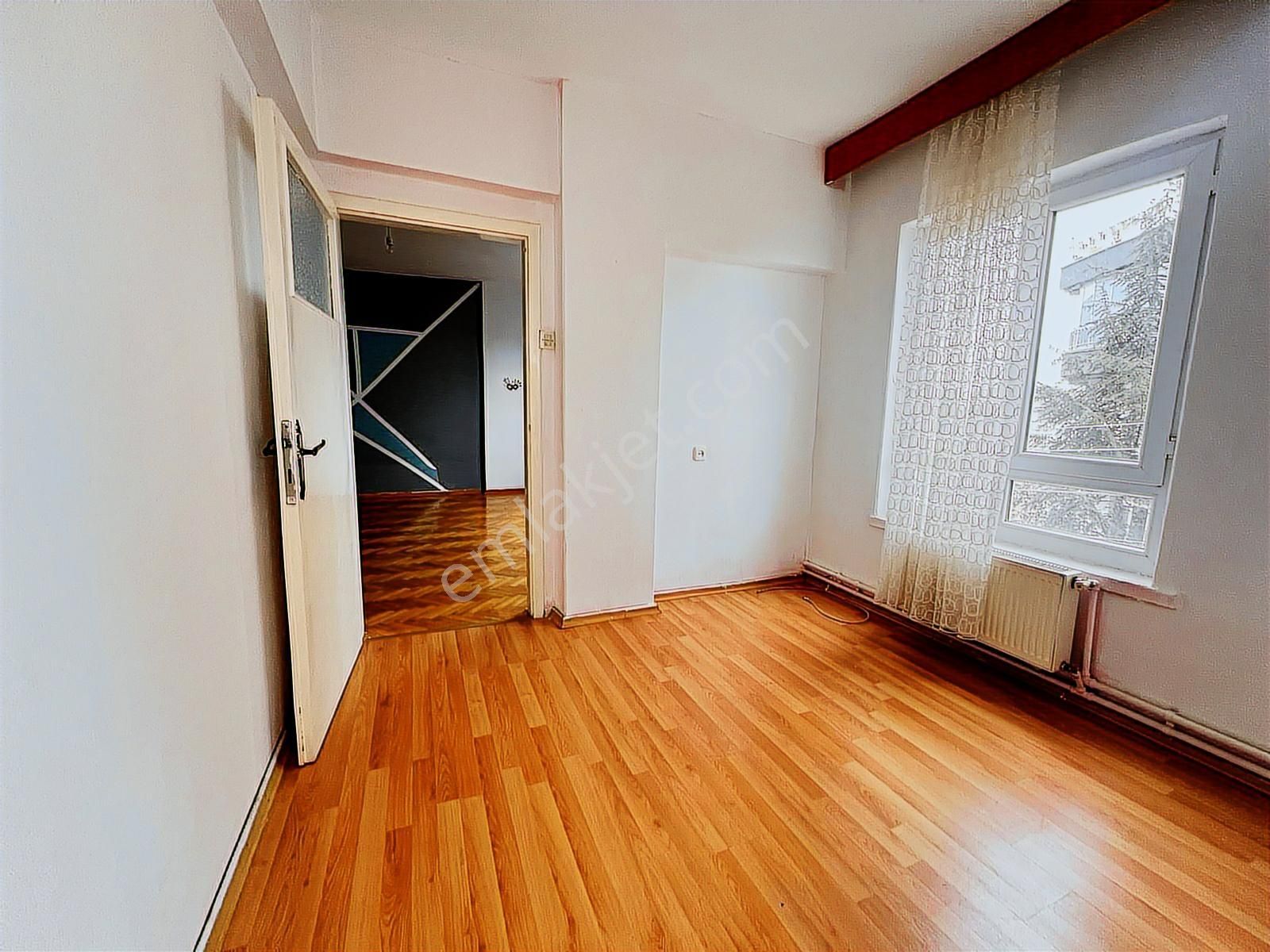 Kuyubaşı Metrosuna 5.dk Mesafede Ön Cephe 2.kat - Görsel 7