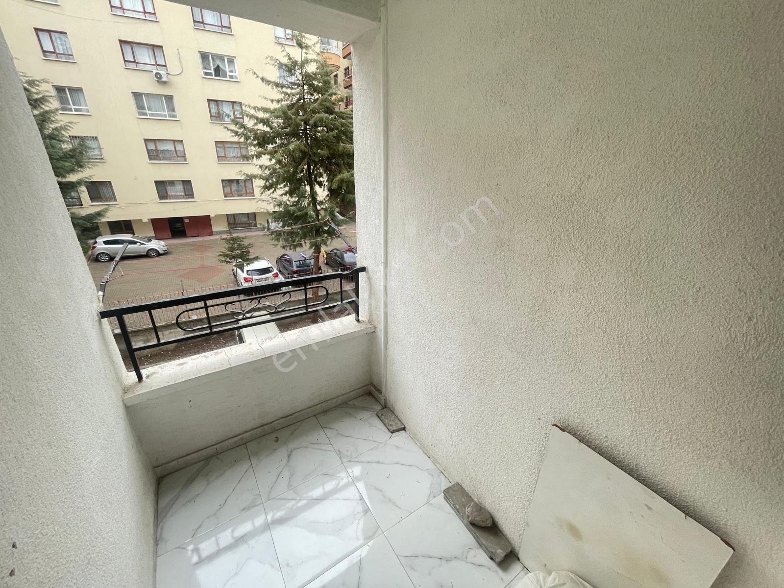 Vatan'dan Adnan Menderes Mahallesi Aktepe Stadı Yakını 2. Kat Konumunda Yüksek Giriş Yapılı 3+1 - Görsel 14