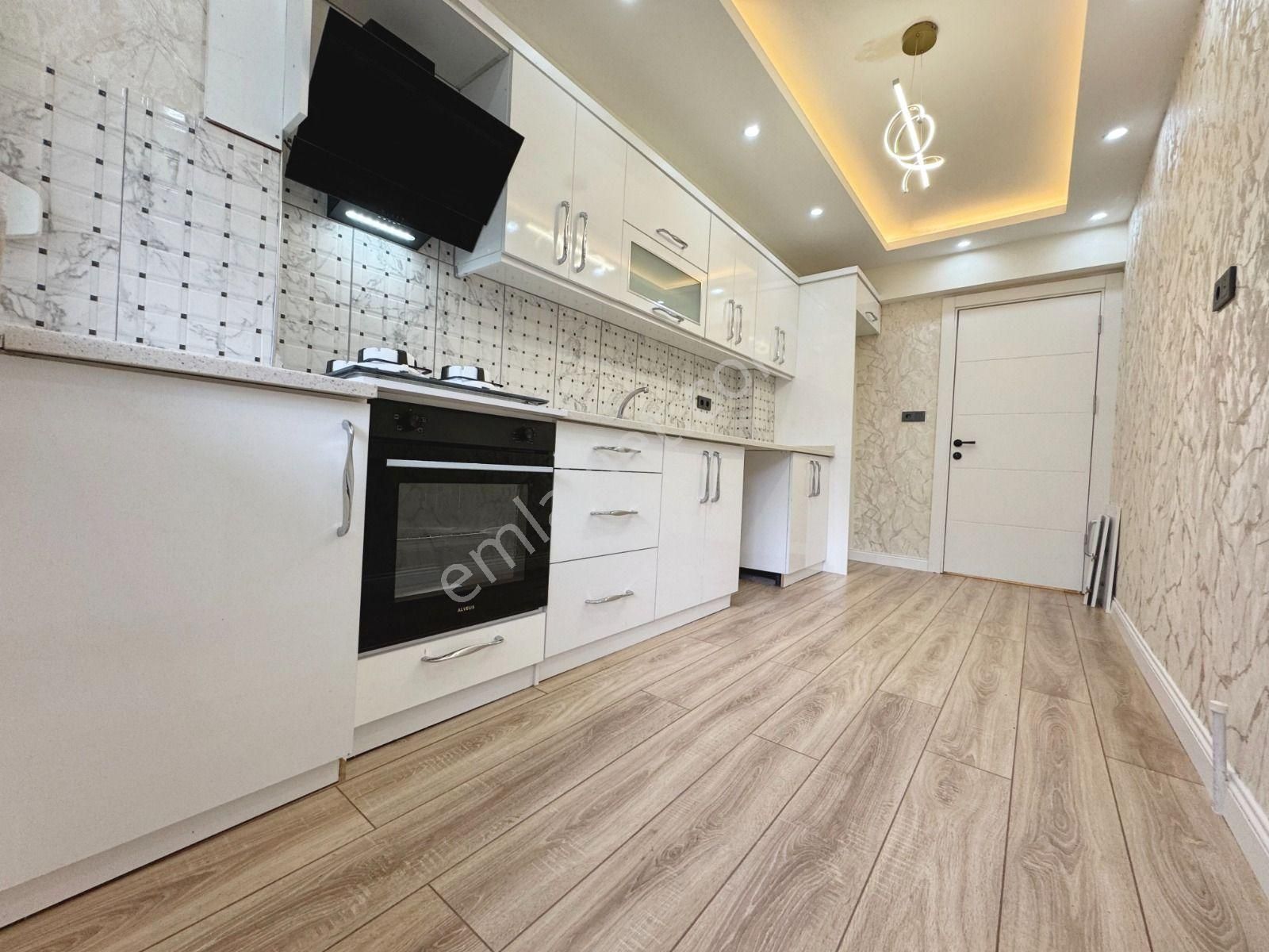 🔴 Güç Gayrimenkul'den Akçay'da Ara Kat Geniş Balkonlu Lüx Tasarımlı 2+1 Daire - Görsel 18