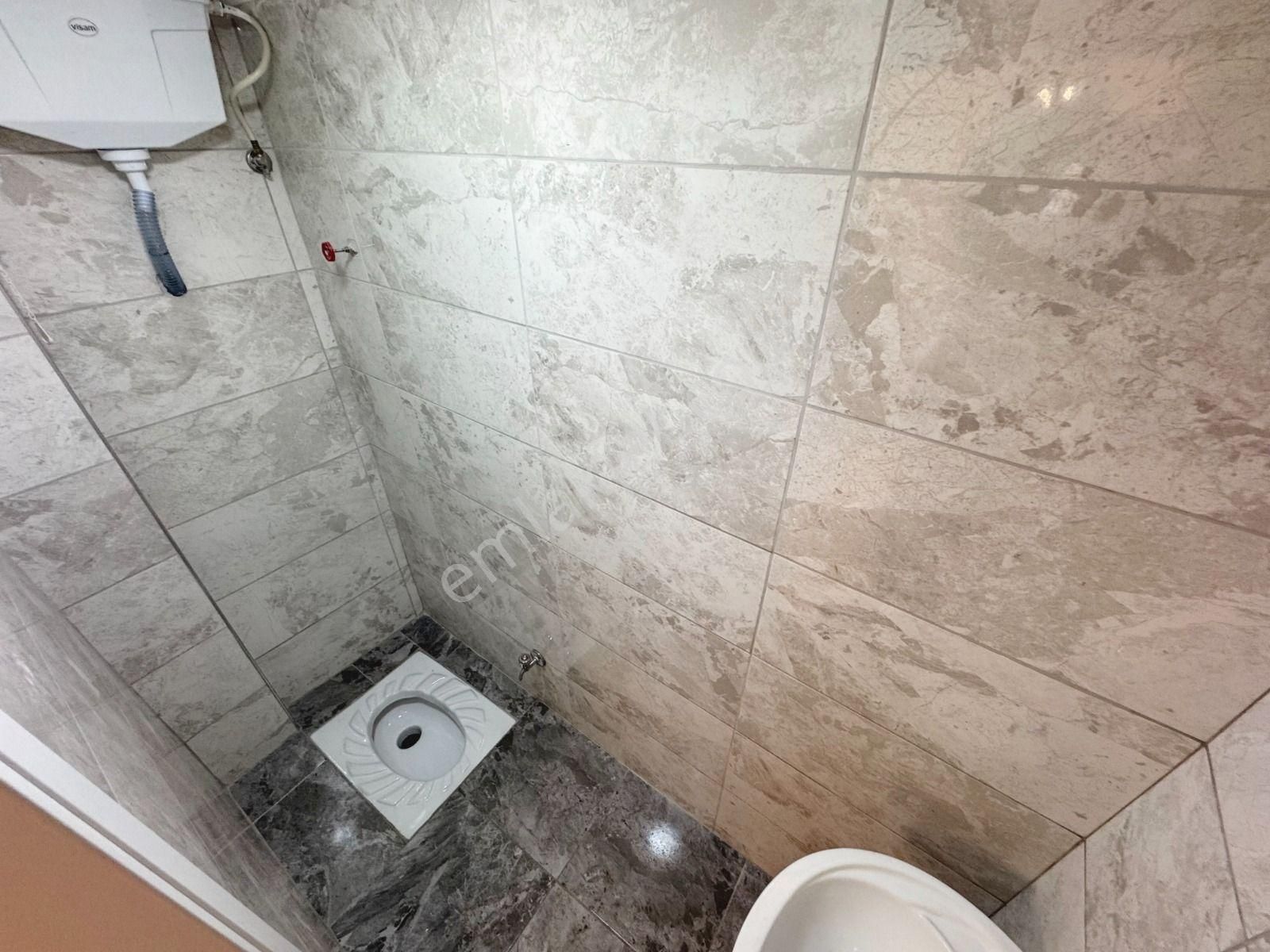 🔴 Güç Gayrimenkul'den Akçay'da Ara Kat Geniş Balkonlu Lüx Tasarımlı 2+1 Daire - Görsel 12