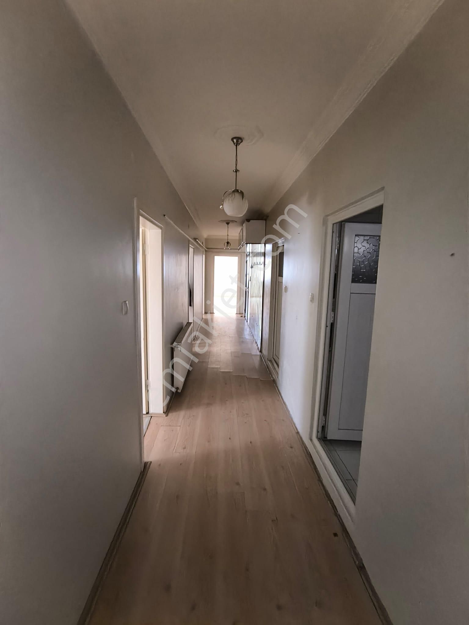 Kariyer'den Osmanbey Cad Arkası Köşe Bina Zemin Kat 3+1 Kiralık - Görsel 2