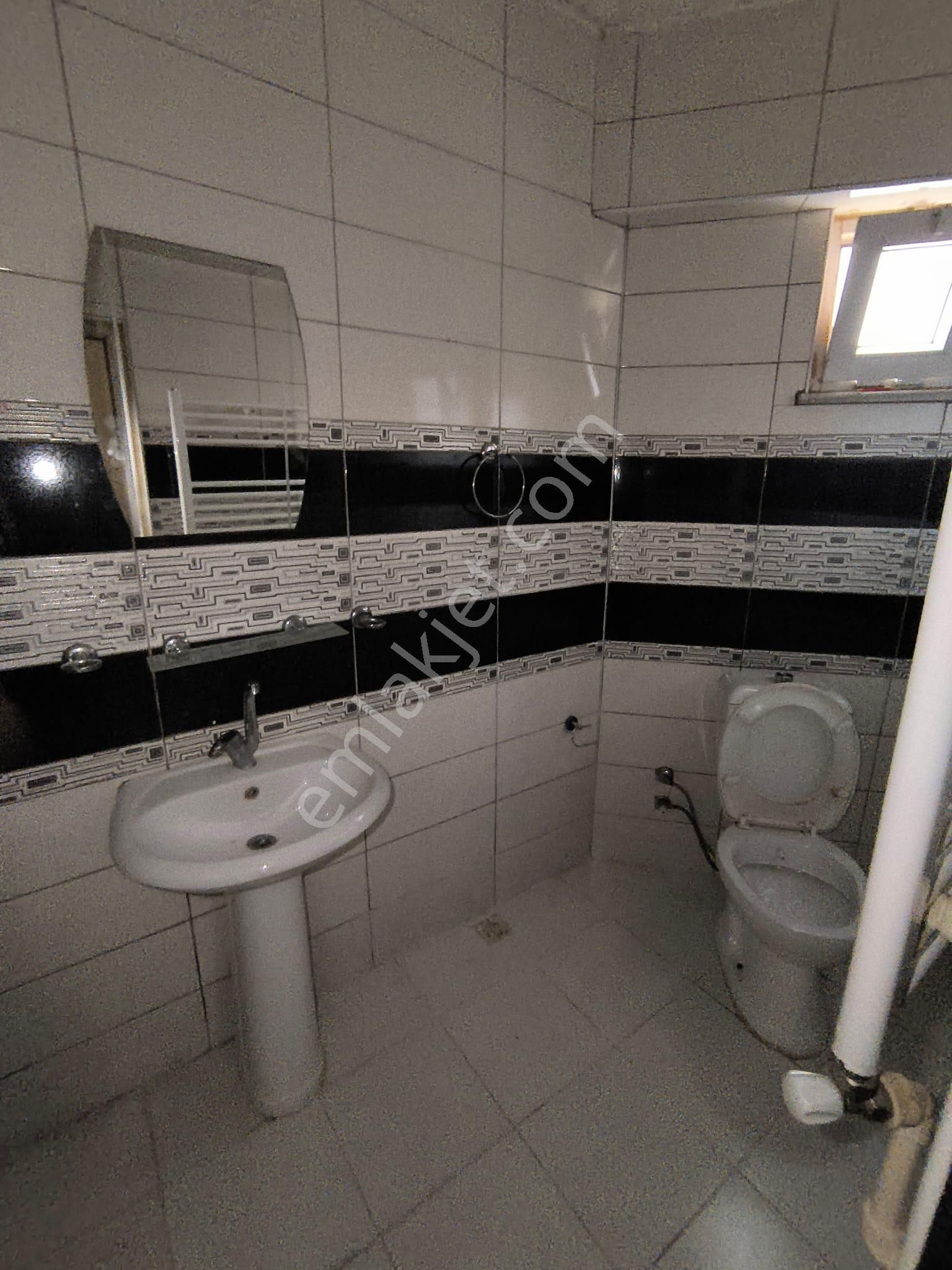 Kariyer'den Osmanbey Cad Arkası Köşe Bina Zemin Kat 3+1 Kiralık - Görsel 5