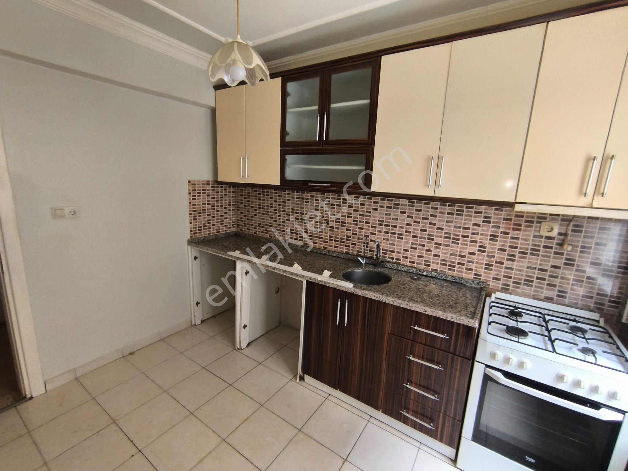 Kariyer'den Osmanbey Cad Arkası Köşe Bina Zemin Kat 3+1 Kiralık - Görsel 10
