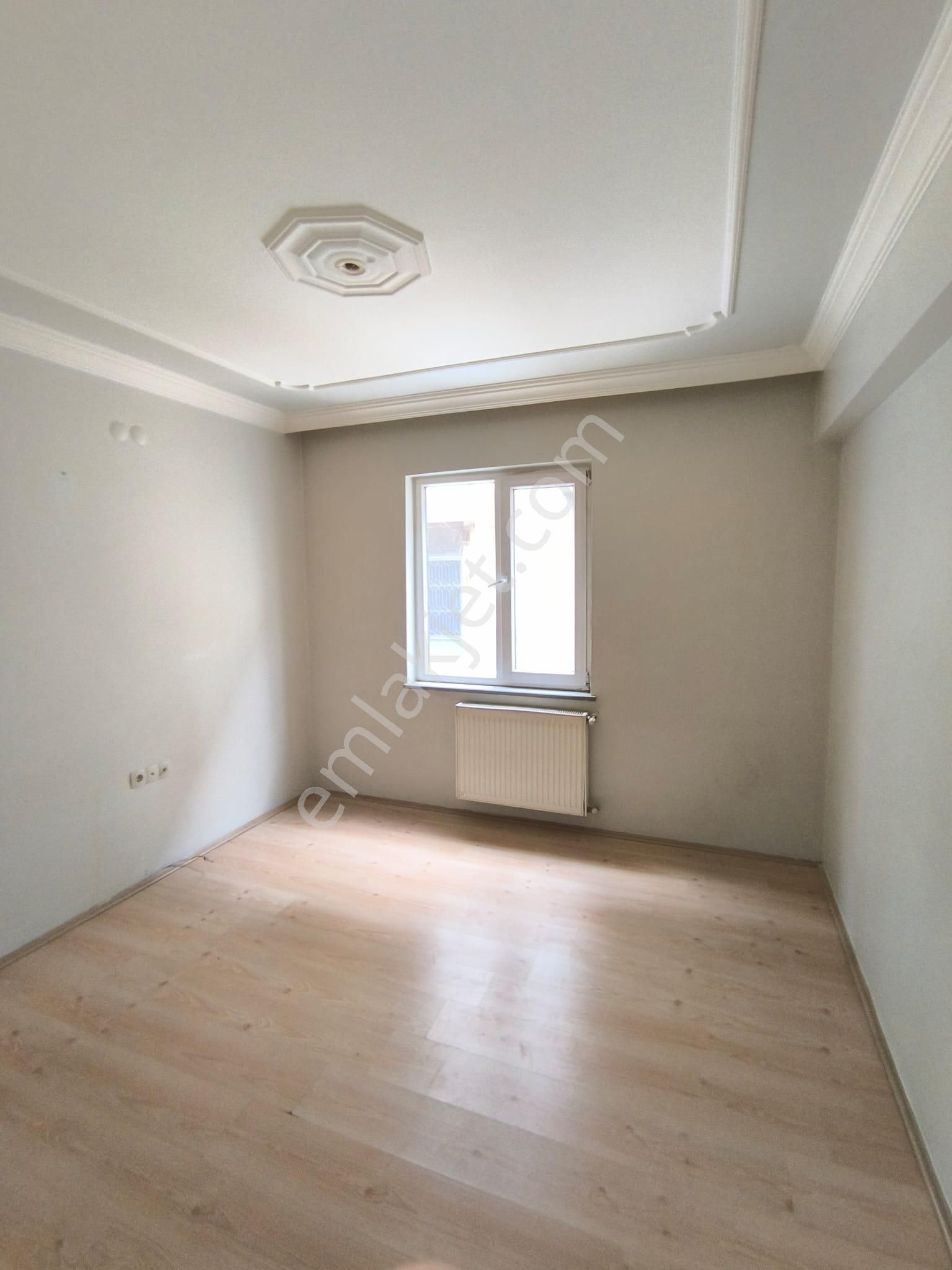 Kariyer'den Osmanbey Cad Arkası Köşe Bina Zemin Kat 3+1 Kiralık - Görsel 8