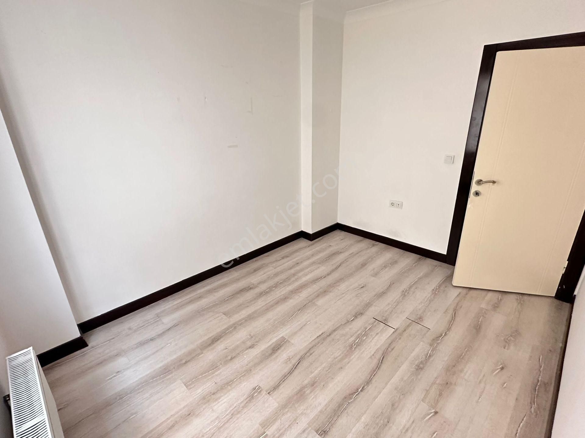 Vatan'dan Bademlik'te Cadde Yakını Yeni Bina Giriş Kat Balkonlu Masrafsız Yapılı Satılık 2+1 - Görsel 9