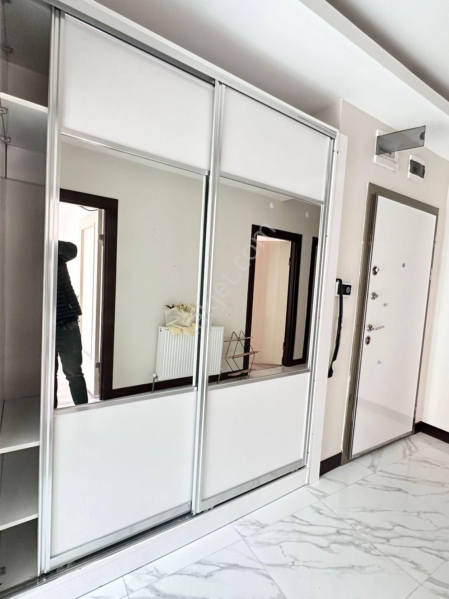 Vatan'dan Bademlik'te Cadde Yakını Yeni Bina Giriş Kat Balkonlu Masrafsız Yapılı Satılık 2+1 - Görsel 2