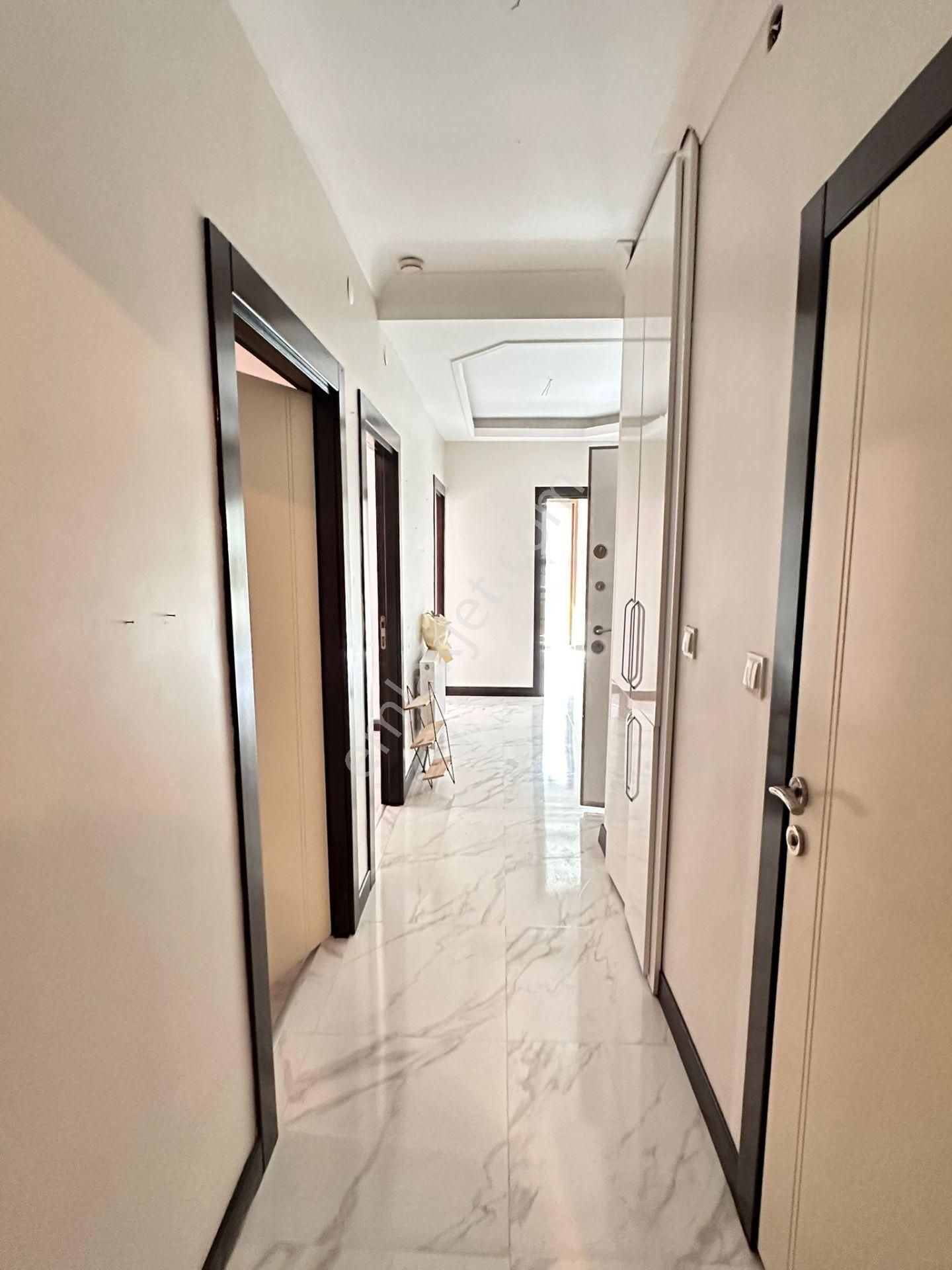 Vatan'dan Bademlik'te Cadde Yakını Yeni Bina Giriş Kat Balkonlu Masrafsız Yapılı Satılık 2+1 - Görsel 4