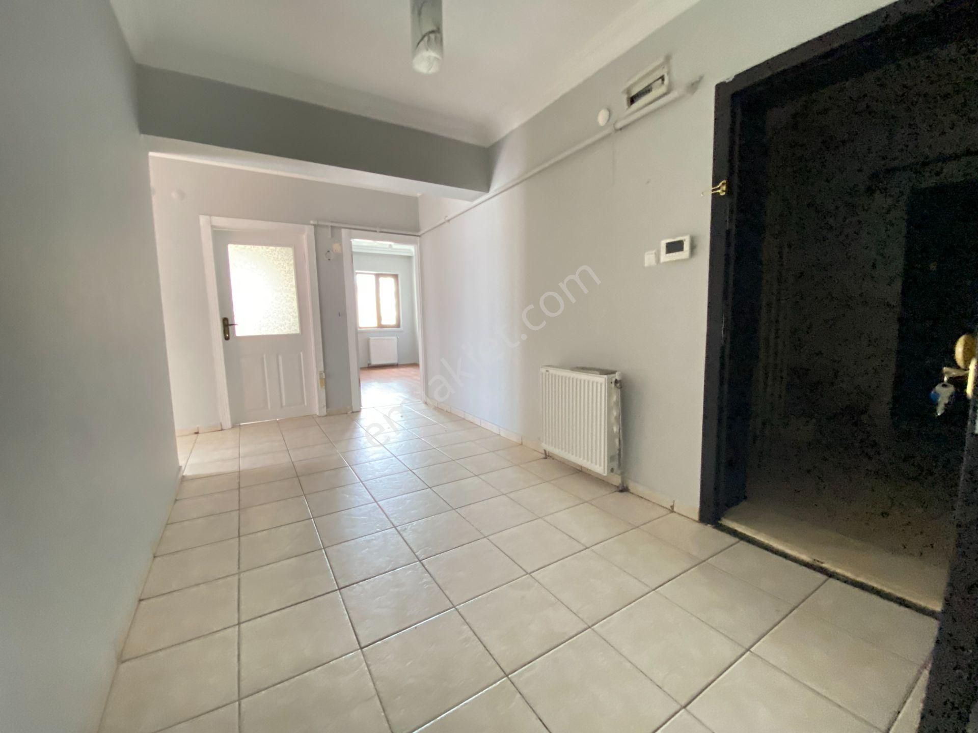 Gökçe Emlak'tan Sarayda Sitede Geniş 4+1 Asansörlü Güney.c Daire - Görsel 17