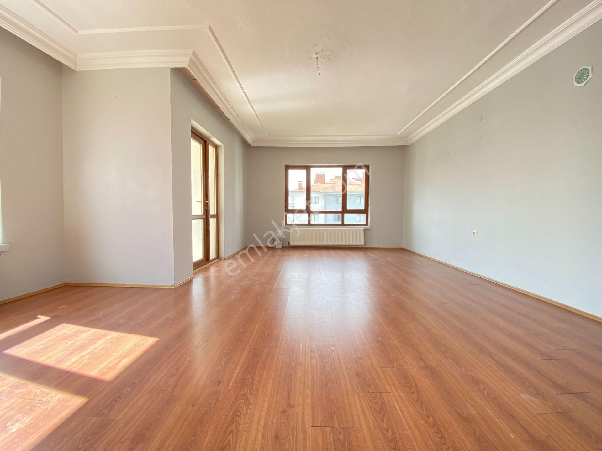 Gökçe Emlak'tan Sarayda Sitede Geniş 4+1 Asansörlü Güney.c Daire - Görsel 5
